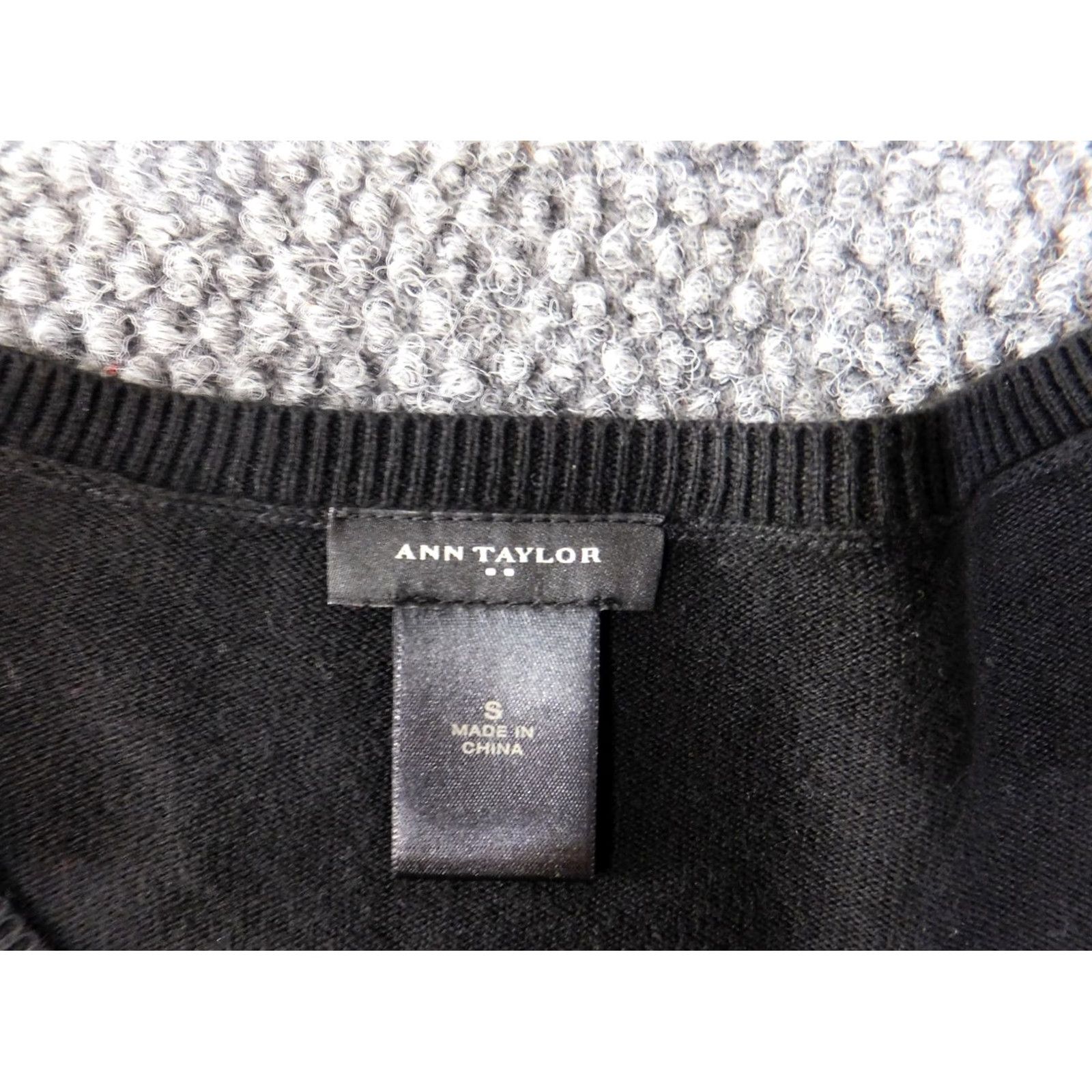 Ann Taylor Ann Taylor Sweater Cardigan Black Small Crew Neck Long Sleeve Rib Knit Stretch Classic Size S / US 4 / IT 40 - 5 Thumbnail