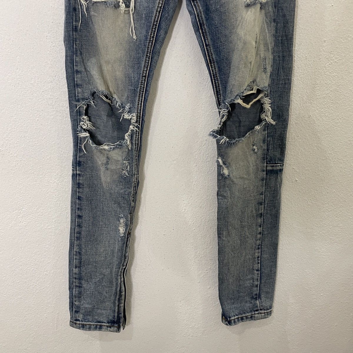 Japanese Brand Vintage Mnmi Distressed Denim Jeans Size 30" / US 8 / IT 44 - 4 Thumbnail