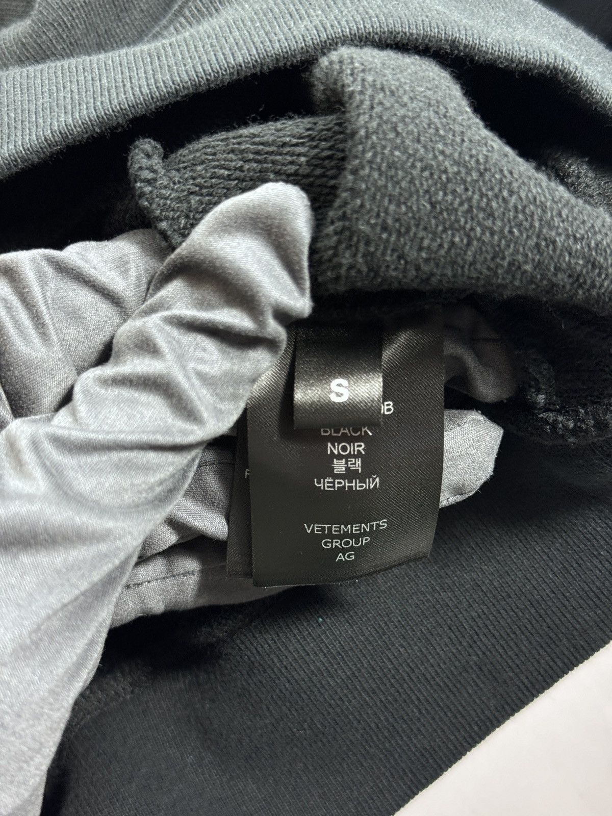 Vetements GRAPHIC PRINT OVERSIZED HOODIE Size US XXL / EU 58 / 5 - 5 Thumbnail