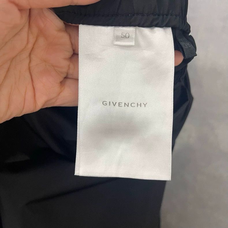 Givenchy Givenchy Size 50Side skill lock pocket shorts 2506-Nextarro Size US 30 / EU 46 - 4 Thumbnail
