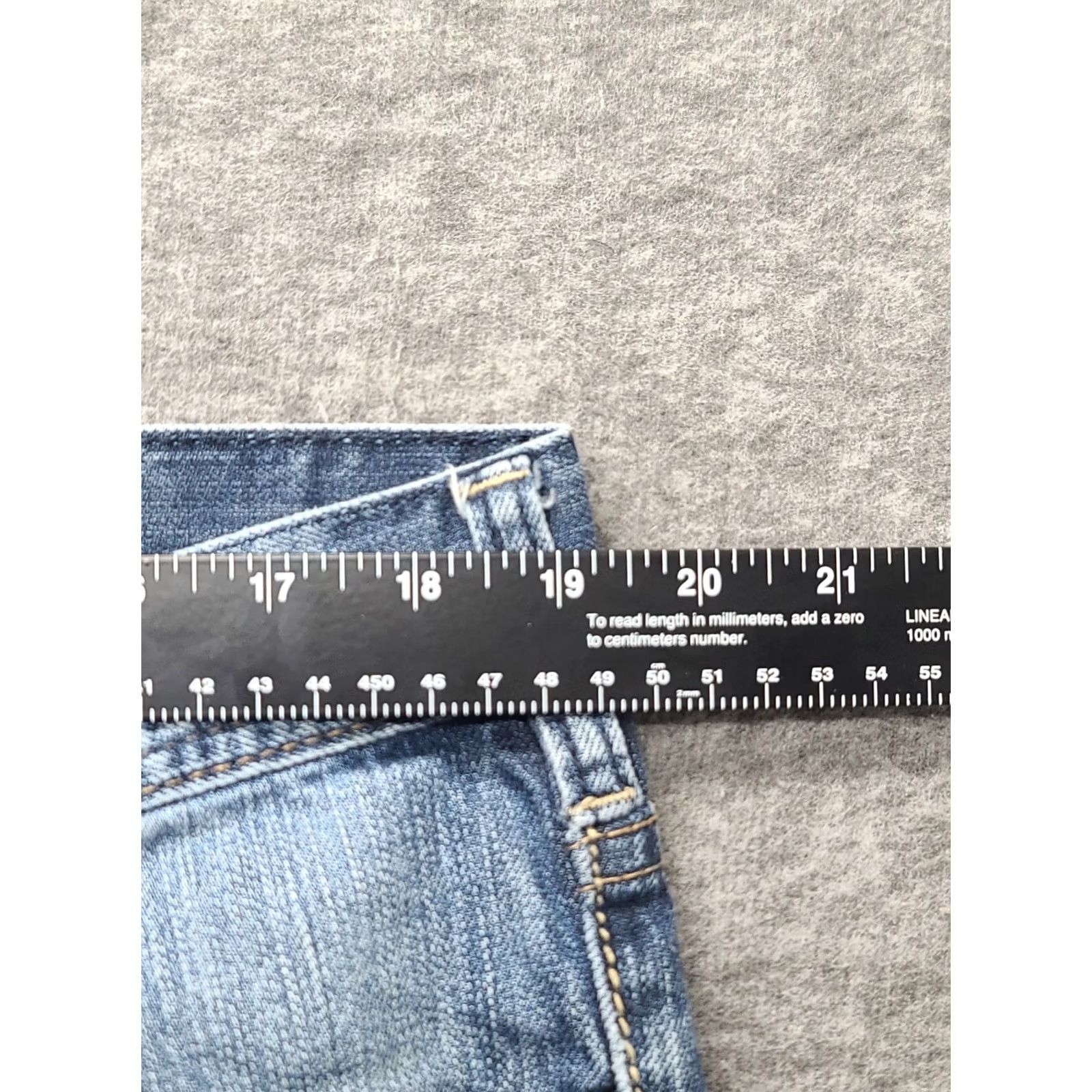 Silver Jeans Co. Silver Jeans Grayson Heritage Men’s Jeans W38 L30 Relaxed Distressed 5-Pocket Denim Cotton Spandex Blue Moderate Wash Straight Style Regular Mens Size US 38 / EU 54 - 5 Thumbnail