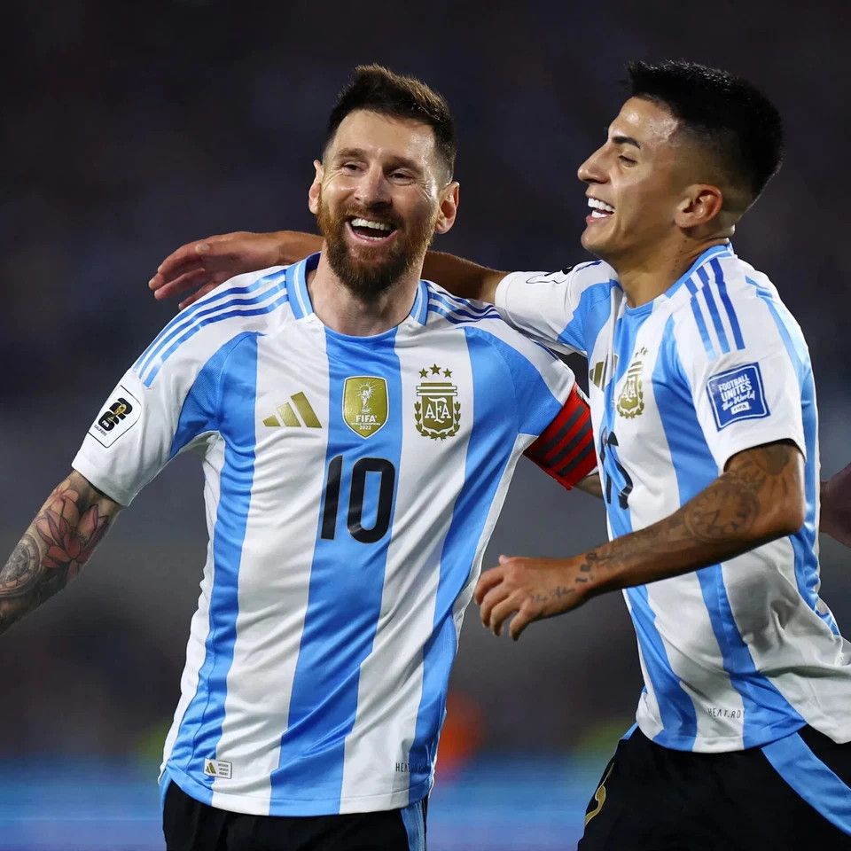 Adidas ARGENTINA 2024 MESSI HOME FOOTBALL SHIRT SOCCER JERSEY Size US S / EU 44-46 / 1 - 11 Thumbnail