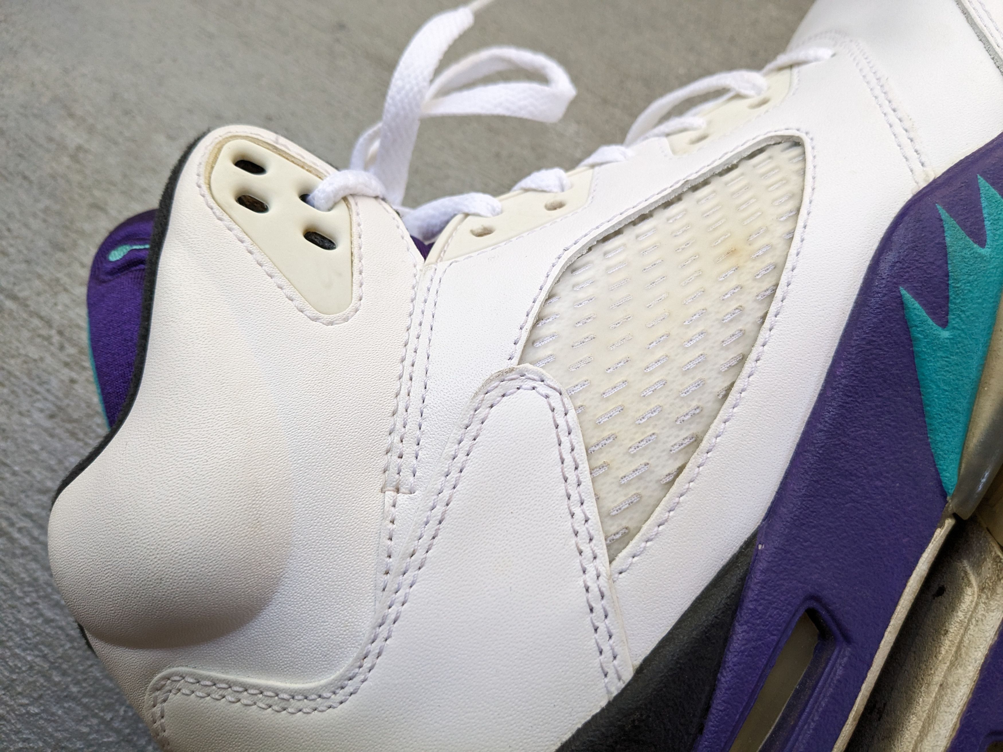 Jordan Brand Nike Air Jordan 5 Retro Grape 2013 White Purple 136027-108 Size US 9.5 / EU 42-43 - 9 Thumbnail