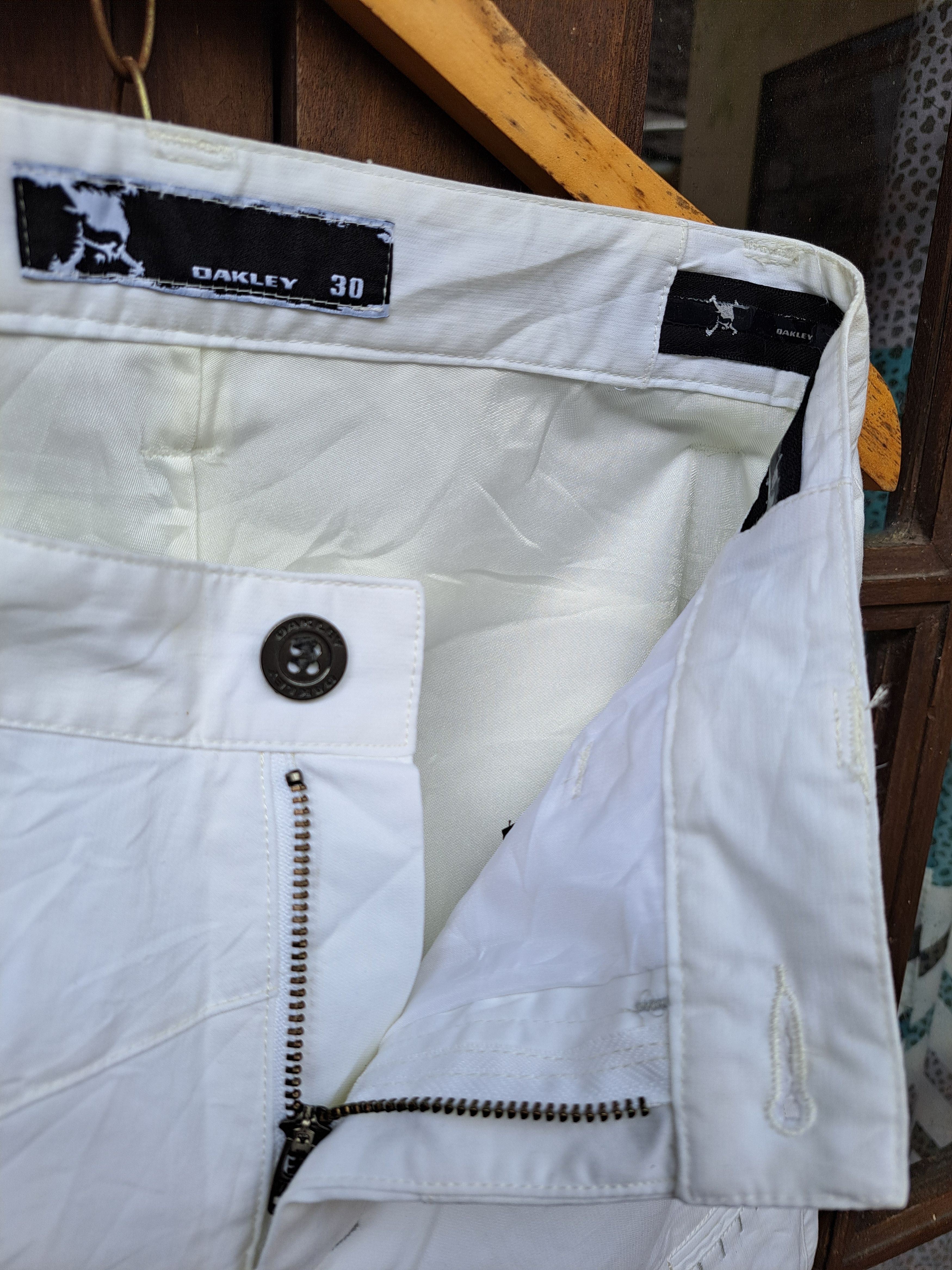Oakley Vintage Y2K Oakley Hydrolix White Pants 7/8 Women Size 30 Size 30" / US 8 / IT 44 - 7 Thumbnail