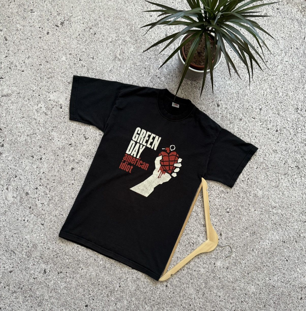 Band Tees × Vintage Vintage BLUE 2004 Green Day American Idiot Album t-shirt Size US M / EU 48-50 / 2 - 1 Thumbnail