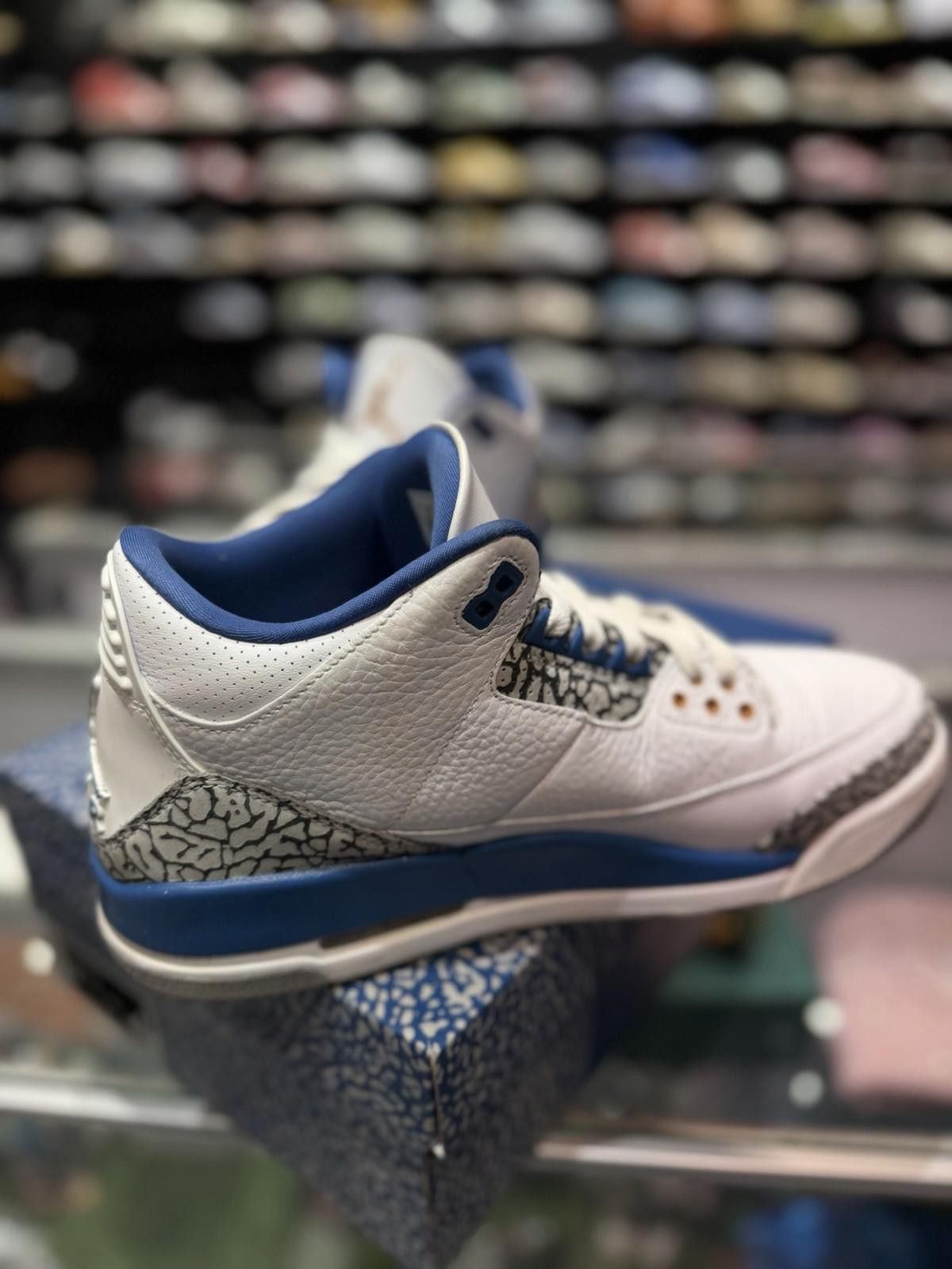 Jordan Brand Jordan 3 Retro Washington Wizards Size 9.5 Pre-Owned Blue Size US 9.5 / EU 42-43 - 5 Thumbnail