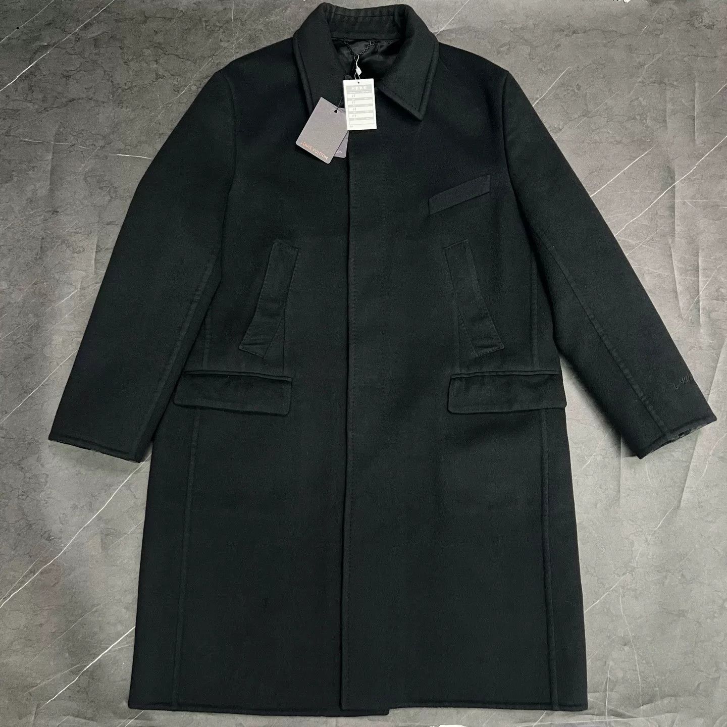 Louis Vuitton Louis Vuitton Black Wool Blend Coat Size US M / EU 48-50 / 2 - 1 Thumbnail