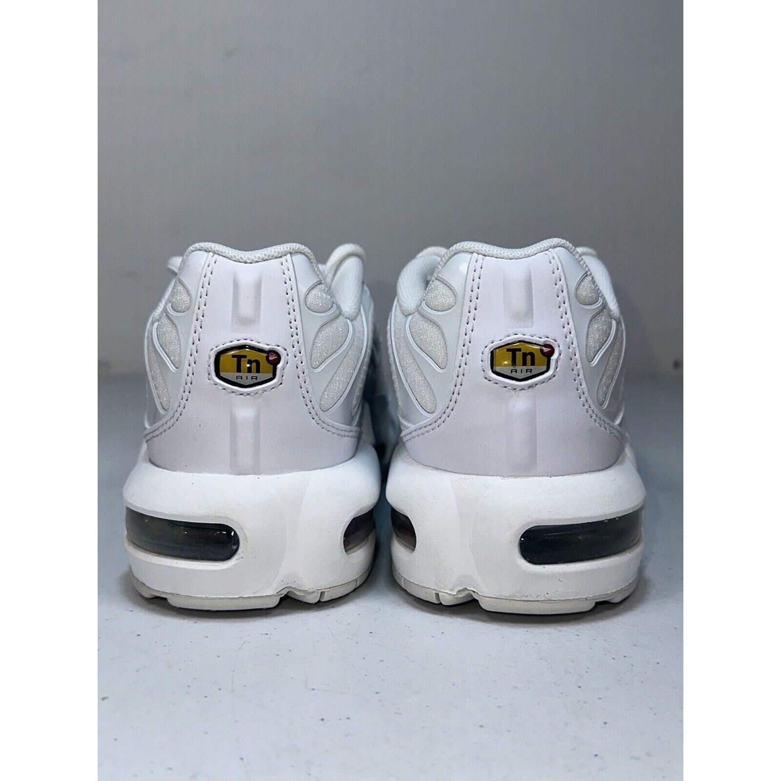 Nike Nike Air Max Plus Womens Size 4Y/5.5 Women’s CW7044-100 Size US 4 / IT 34 - 2 Thumbnail