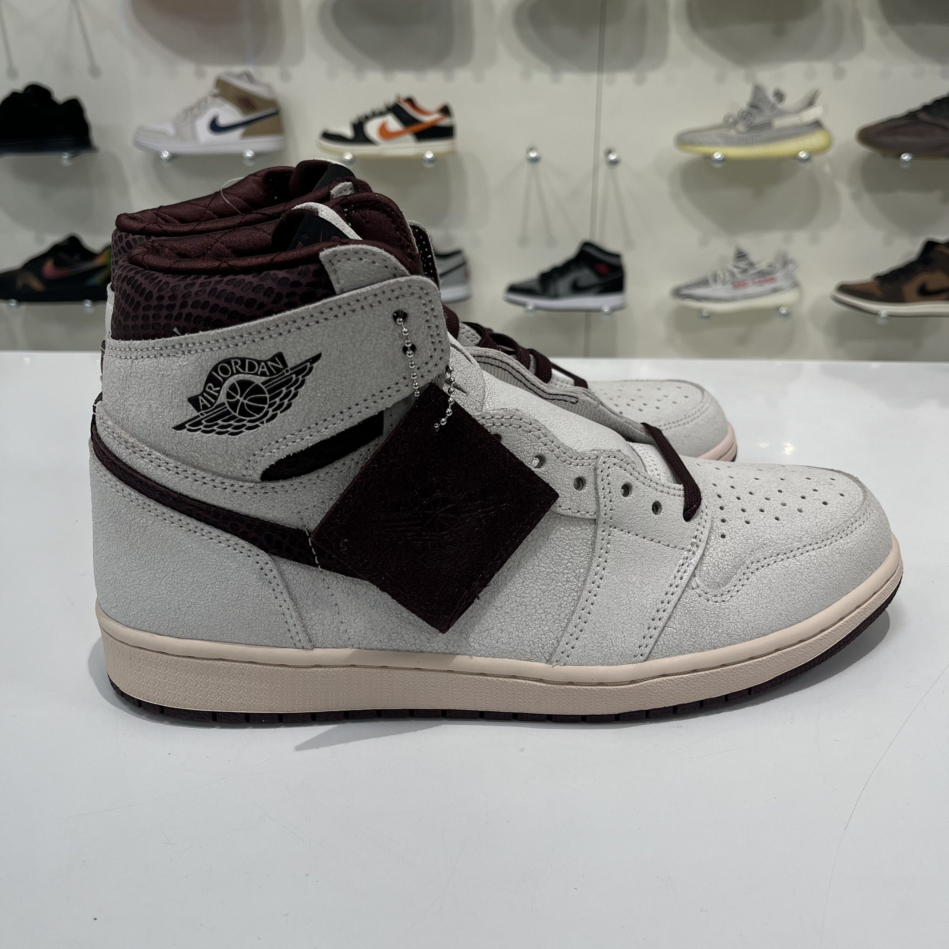 A Ma Maniere × Nike Air Jordan 1 Retro High OG A Ma Maniére Size US 12 / EU 45 - 4 Thumbnail
