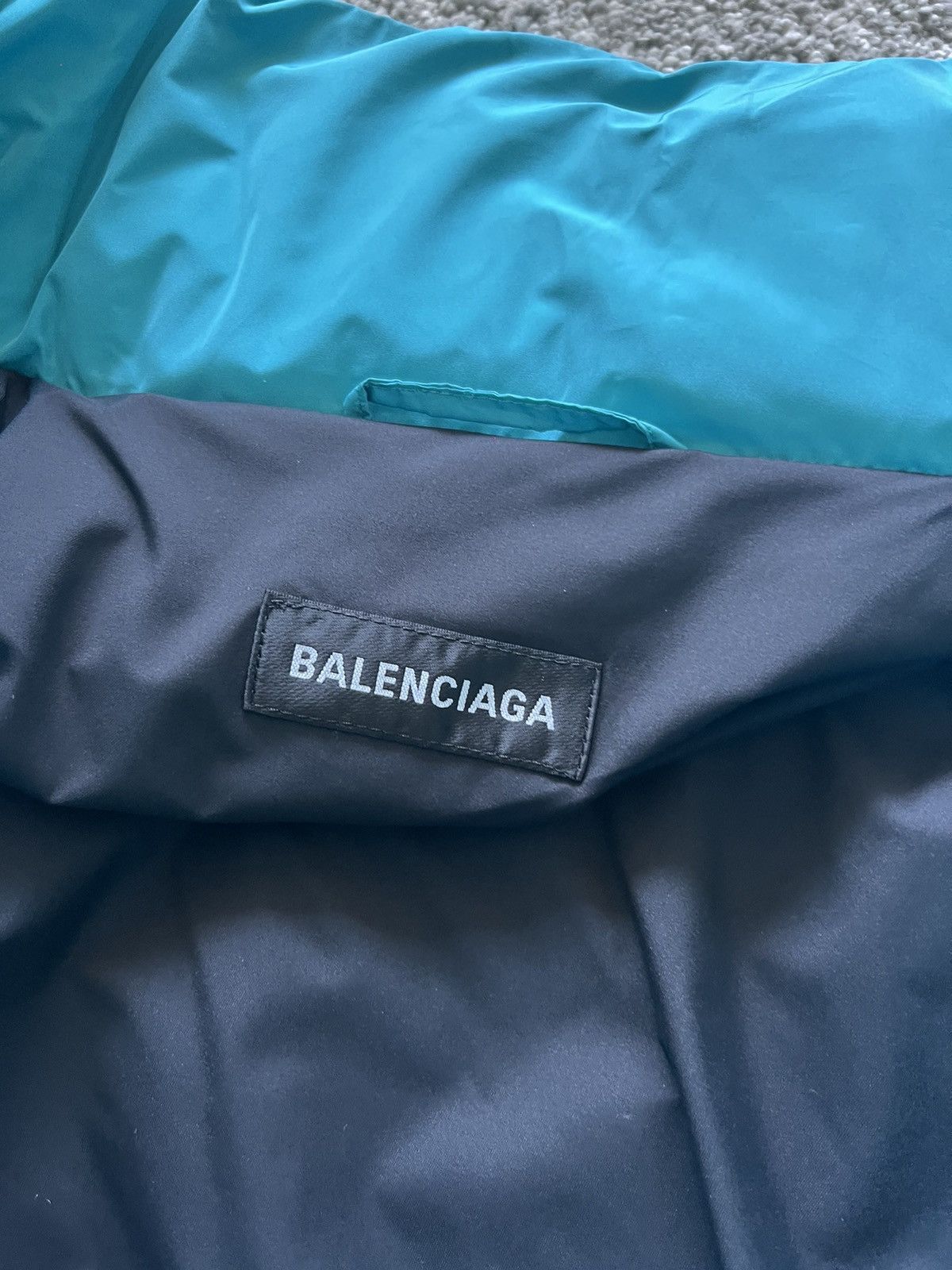 Balenciaga Incognito puffer Size US L / EU 52-54 / 3 - 5 Thumbnail
