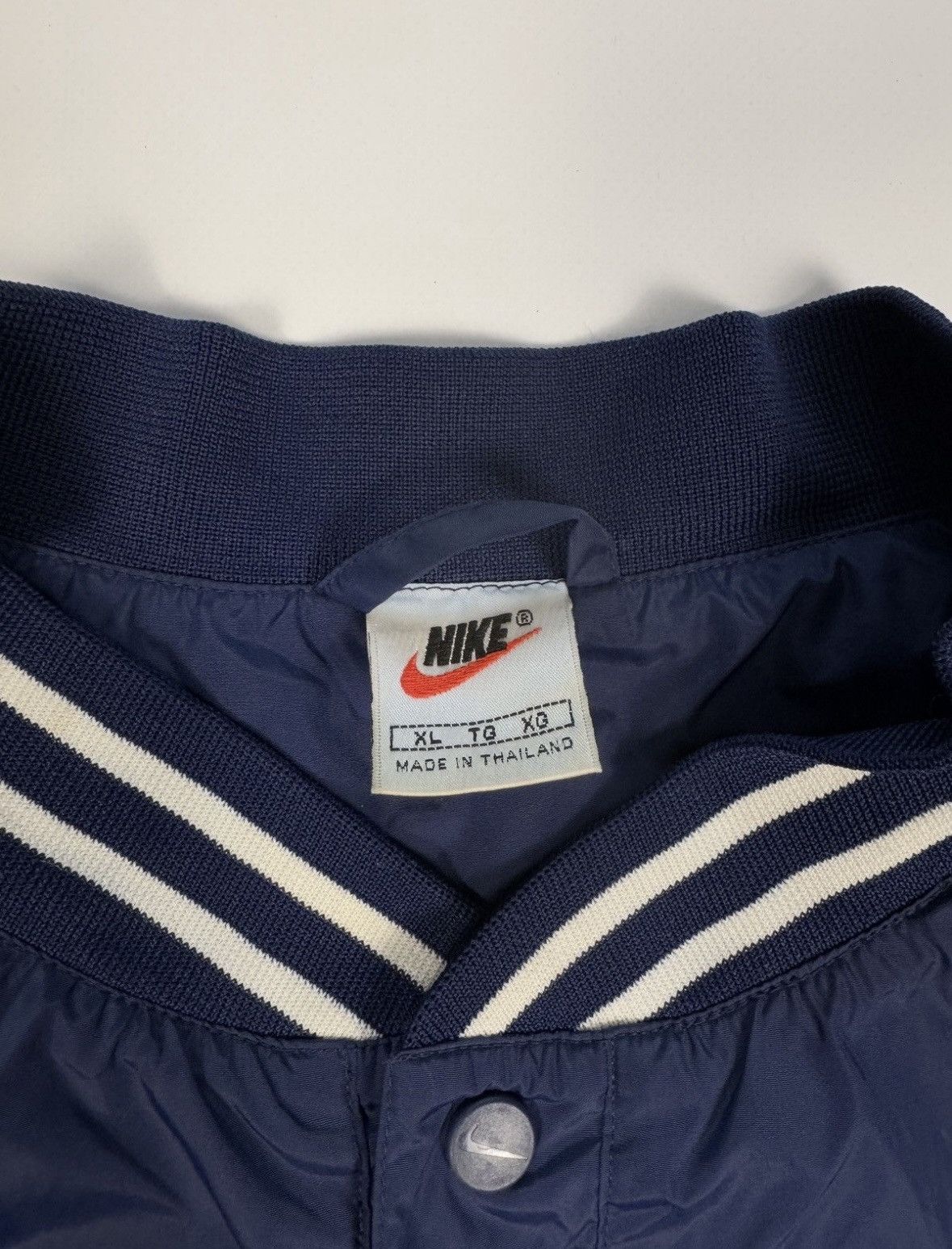 Vintage Nike Vintage Windbreaker Jacket Big Swoosh Size US XL / EU 56 / 4 - 2 Thumbnail