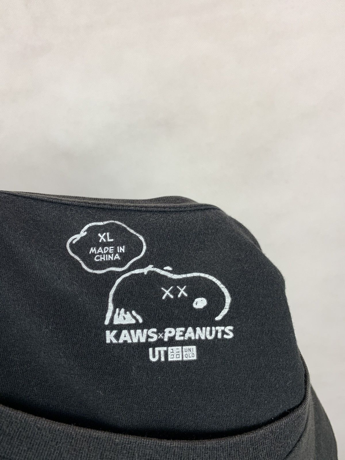 Japanese Brand Steals! Uniqlo Snoopy Kaws Streetwear Tee Size US L / EU 52-54 / 3 - 6 Thumbnail