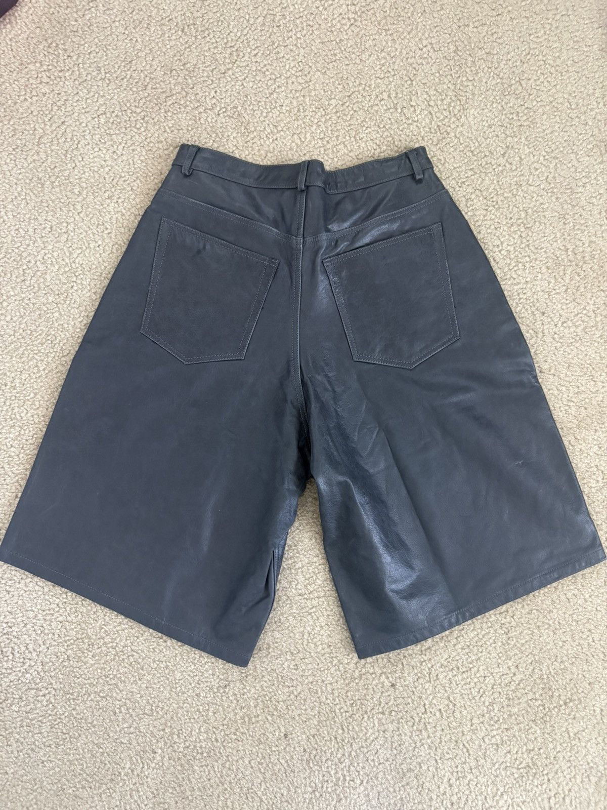 The GV Gallery TheGVgallery leather doubleknee jorts Size US 30 / EU 46 - 2 Thumbnail