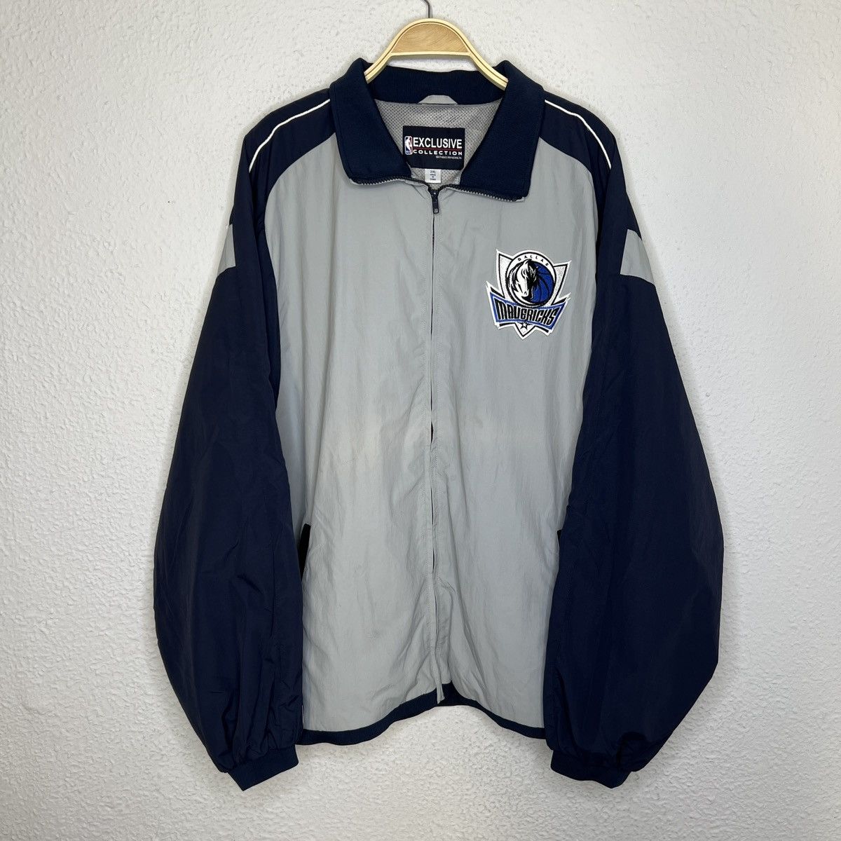 NBA Vintage NBA Nylon Jacket Navy Grey Dallas Mavericks Size US XXL / EU 58 / 5 - 2 Thumbnail