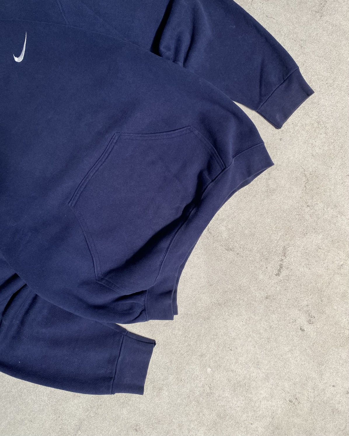 Nike 1990s Vtg Nike Side Swoosh Sunfaded Navy Boxy Hoodie Size US M / EU 48-50 / 2 - 4 Thumbnail