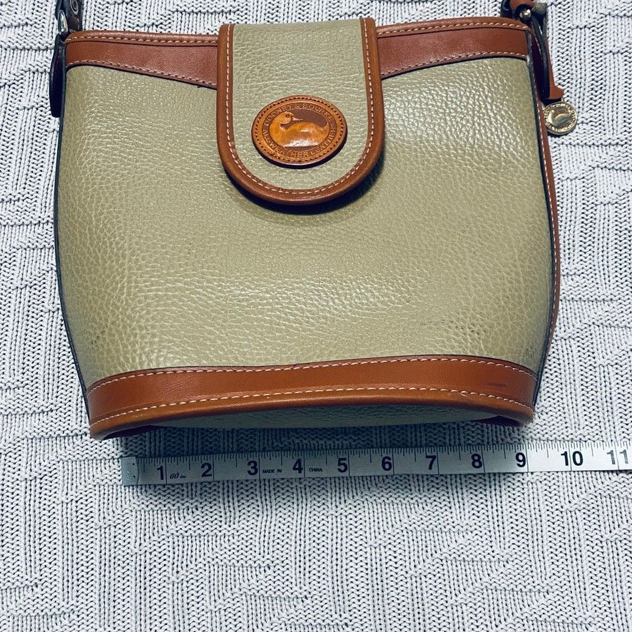 Dooney & Bourke Vintage Dooney and Bourke beige leather bucket crossbody Size ONE SIZE - 8 Thumbnail