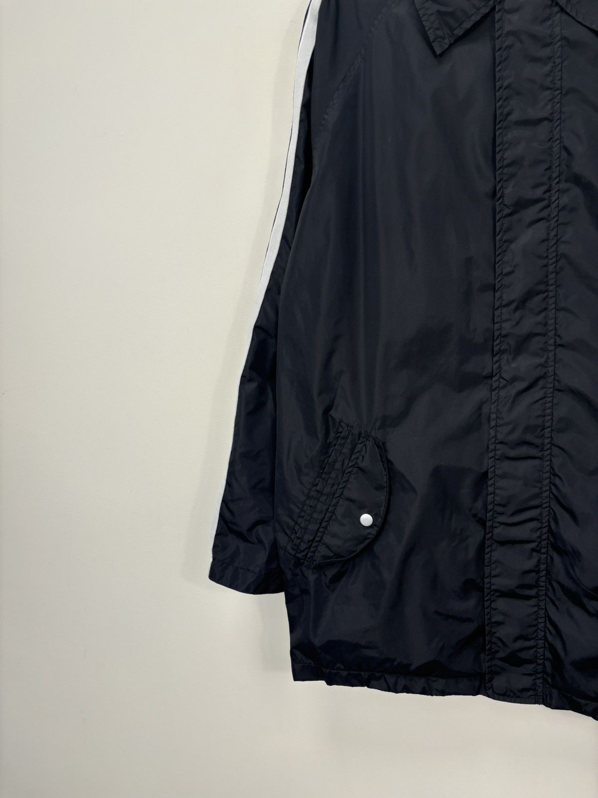 Nike Vintage 90s Nike Y2K Swoosh Retro Hype Full Zip Nylon Jacket Size US L / EU 52-54 / 3 - 6 Thumbnail