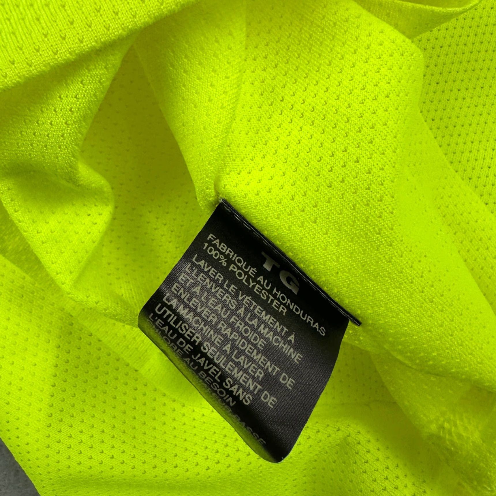 Nautica VINTAGE Nautica Shirt Men XL Yellow Scuba Performance Crew Neck Short Sleeve Logo Sports Shirt Size US XL / EU 56 / 4 - 7 Thumbnail
