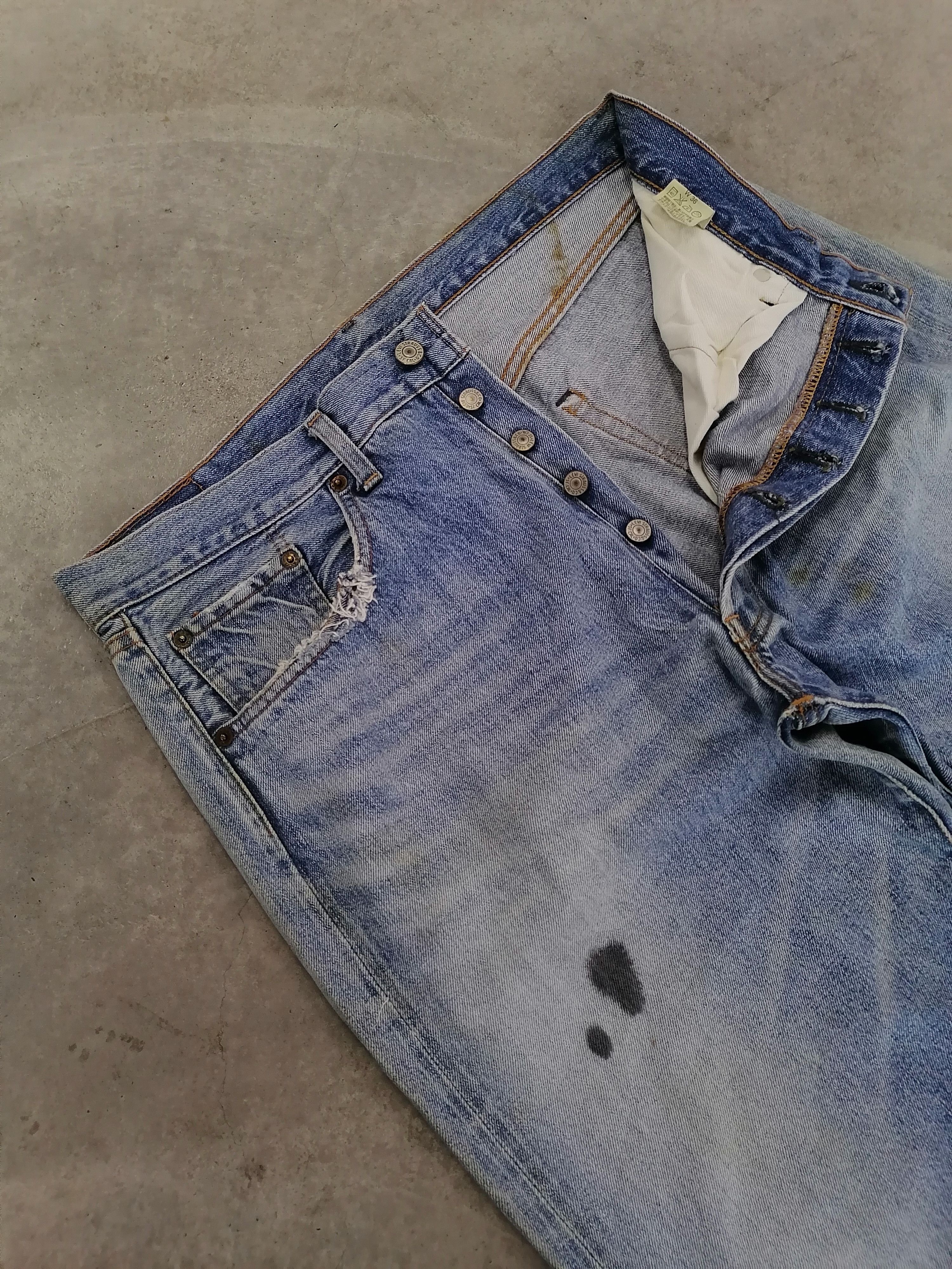 Levi's Vintage Clothing × Vintage Vintage Levi's 501 Top Button J09 Distressed Denim Pants Size US 34 / EU 50 - 5 Thumbnail