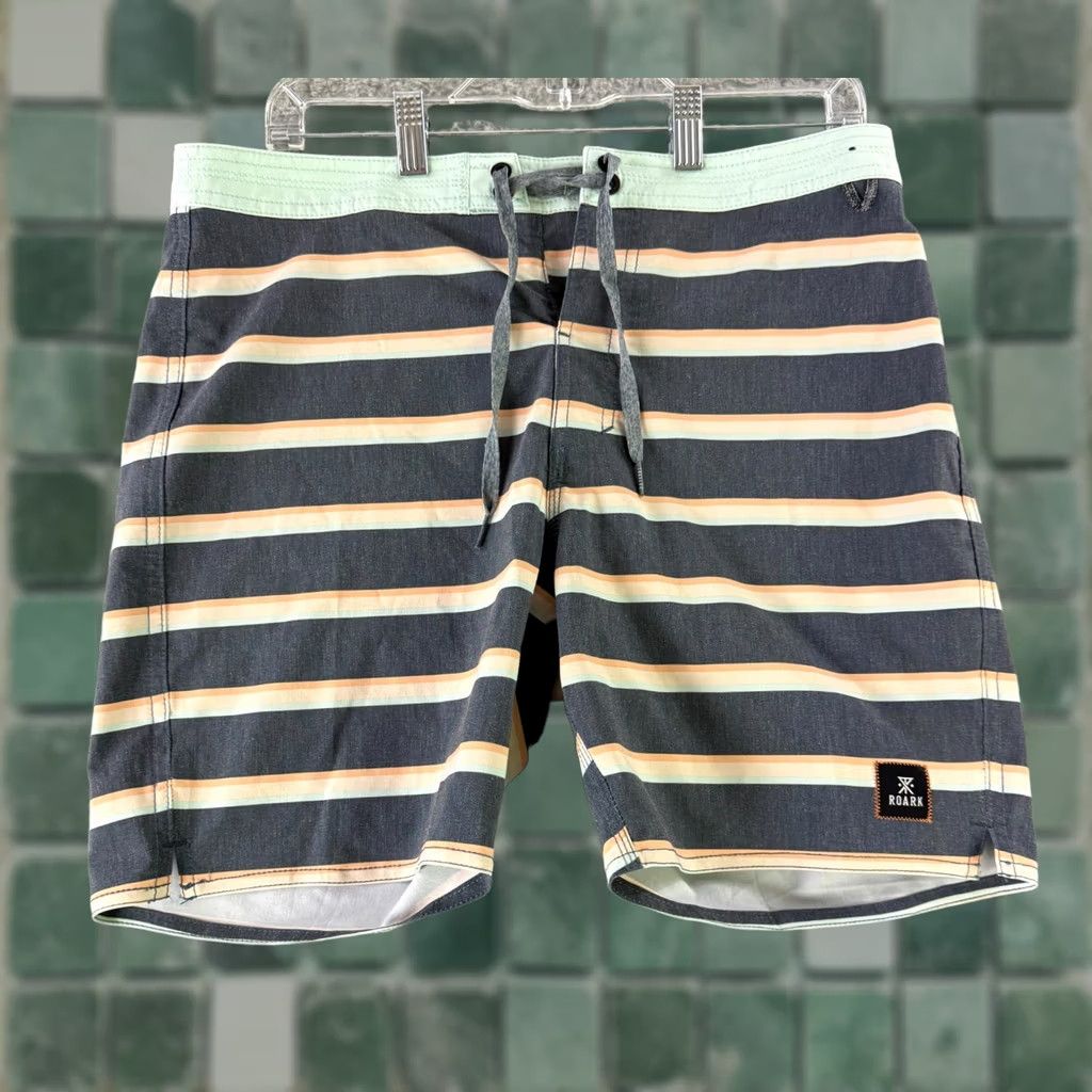 Roark Roark Chiller Ninepin Boardshorts Mens 32 Gray Stripe Surf Beach Outdoors Board Shorts Mens 32 Gray Stripe Beach Outdoors Size US 32 / EU 48 - 1 Thumbnail