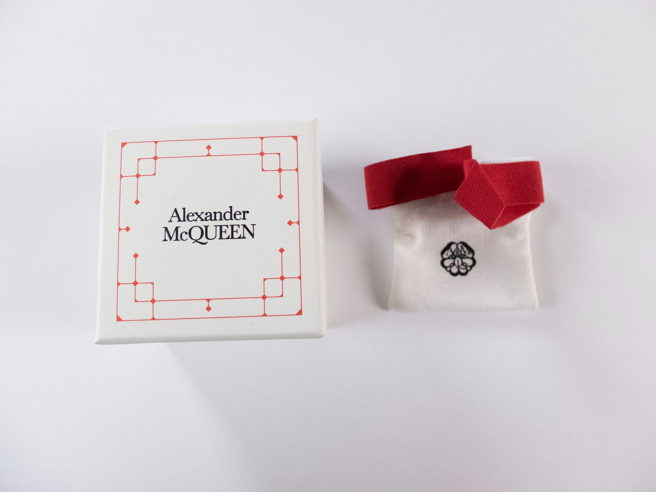 Alexander McQueen ALEXANDER MCQUEEN silver tone metal giant skull ring 9 19 q Size ONE SIZE - 12 Thumbnail