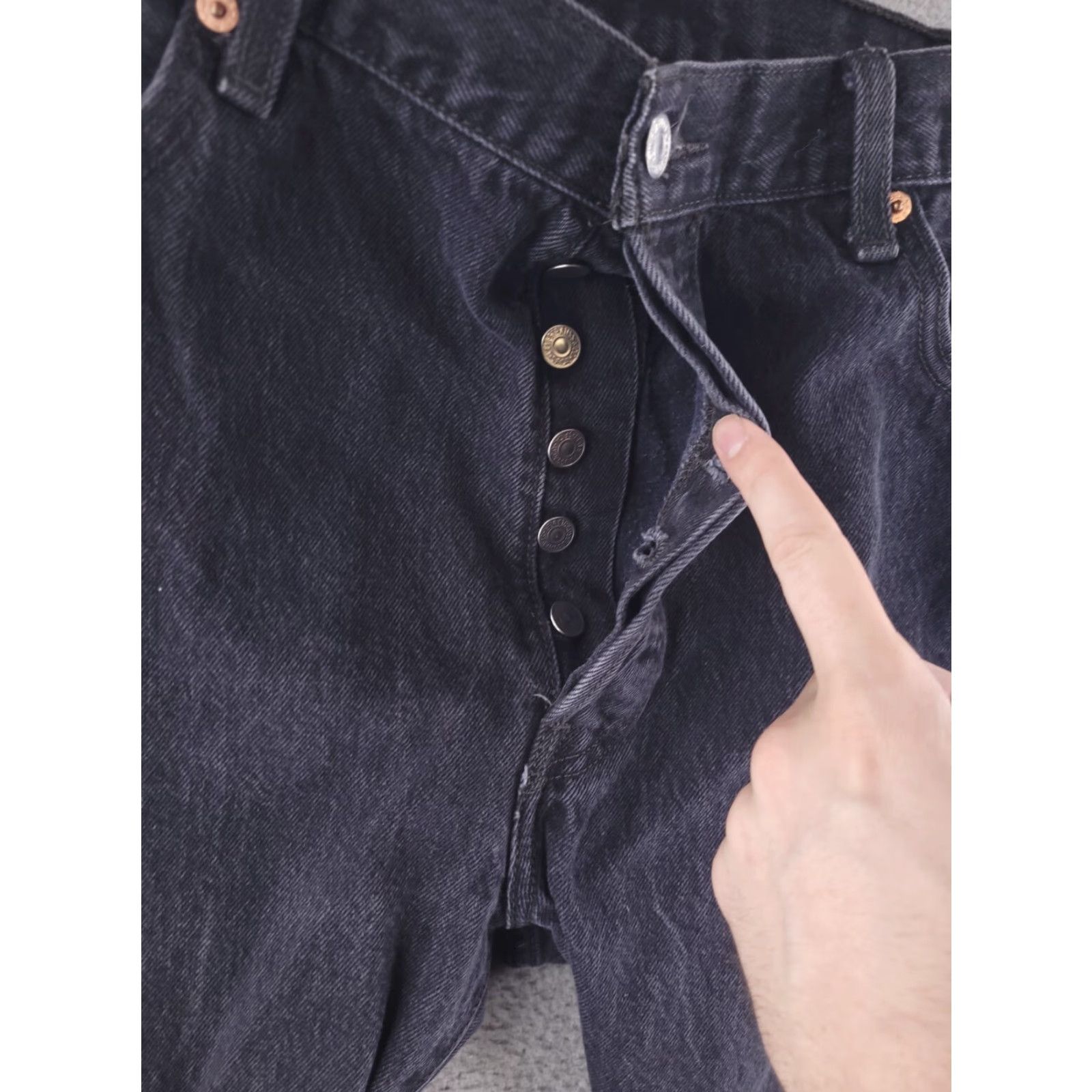 Levi's Levi's Jeans Mens 38x31 Black Denim 501 Button Fly Straight Regular Waist 38 Inseam 31 Size US 38 / EU 54 - 5 Thumbnail