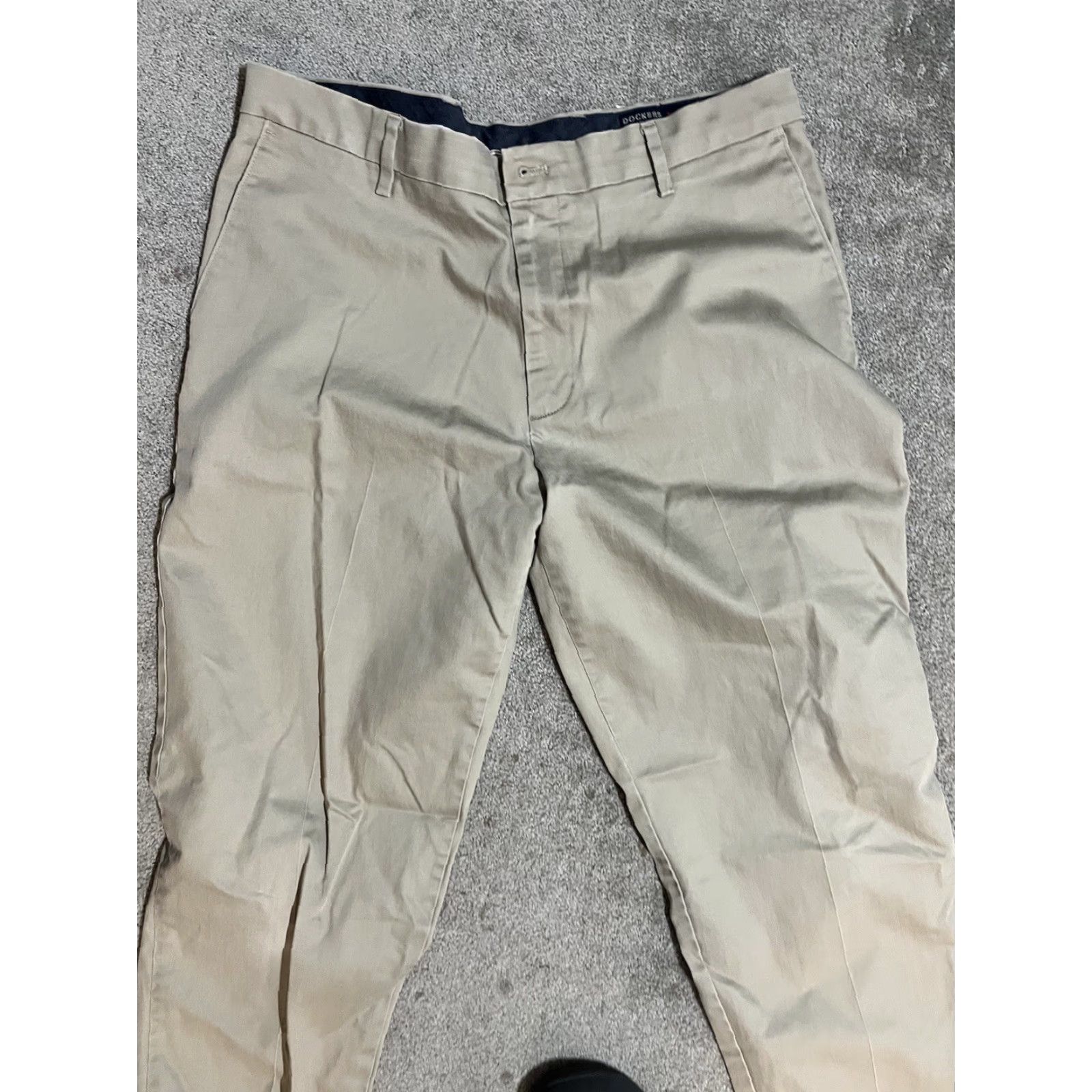 Dockers Dockers Size 36x32 Relaxed Fit Dress Pants Khaki Beige Chino Flat Front Mens Size US 36 / EU 52 - 2 Thumbnail