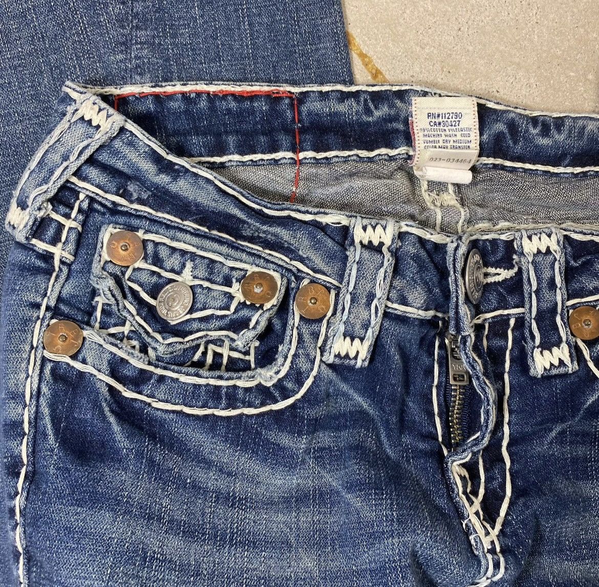 True Religion × Vintage True Religion Jeans White Stitch Denim Y2K Early 2000s Size 27" / US 4 / IT 40 - 7 Thumbnail