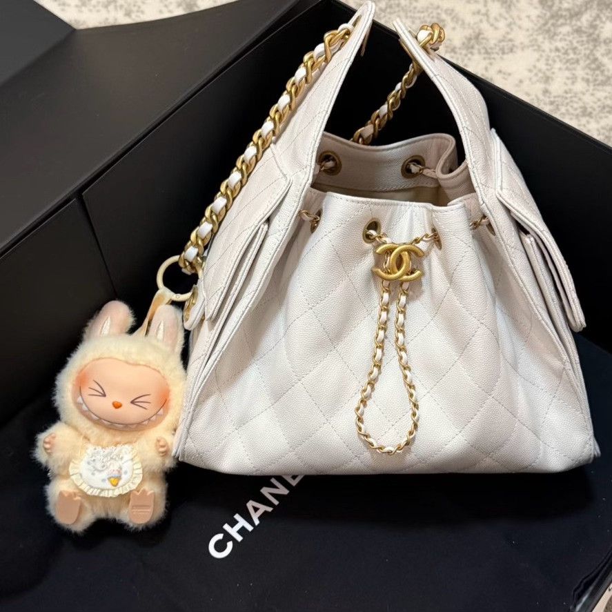 Chanel Pre-loved Bag Very good condition Size ONE SIZE - 1 Thumbnail