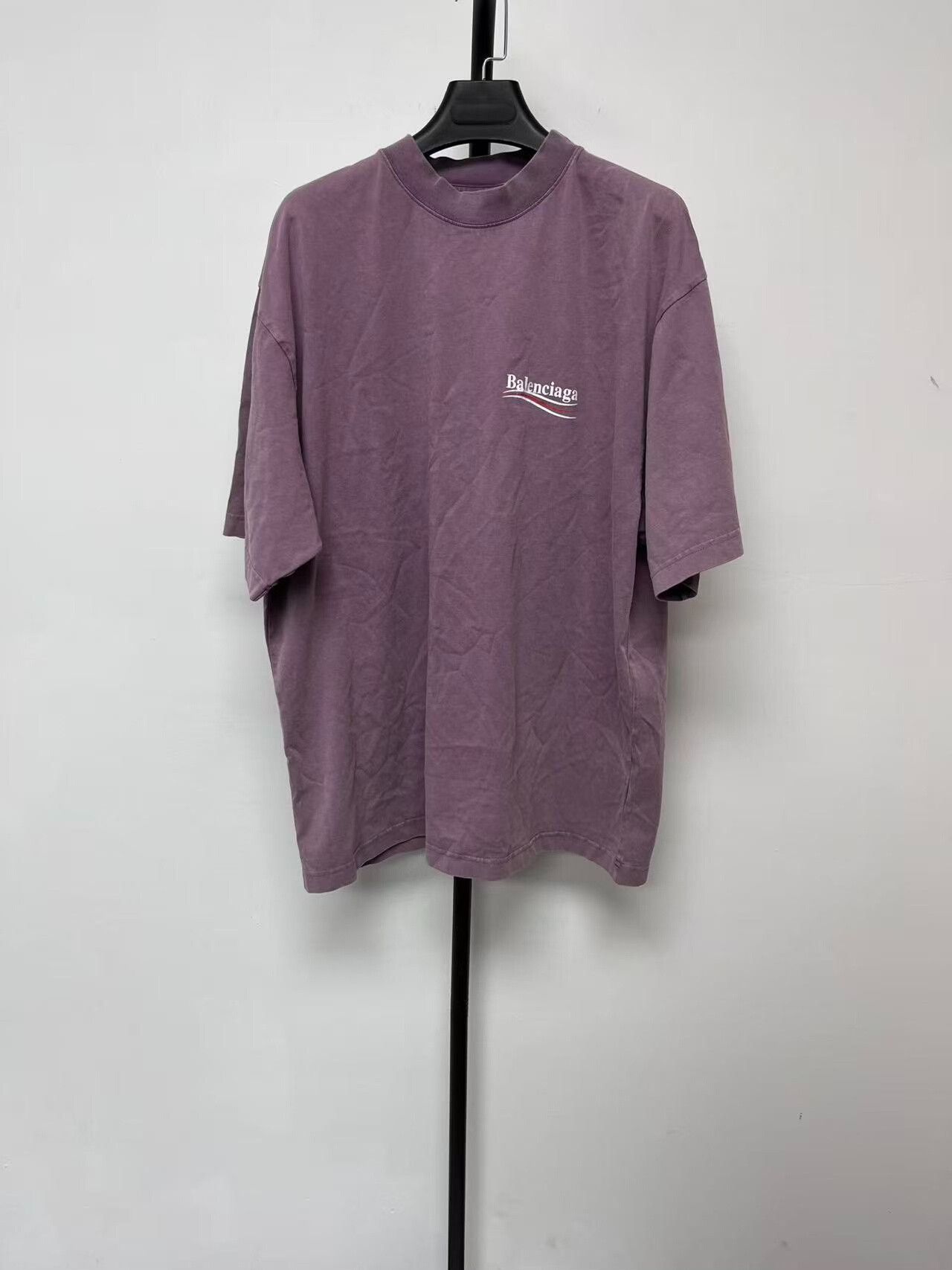 Balenciaga Balenciaga Men's Purple Letter Crewneck T-shirt Size US M / EU 48-50 / 2 - 1 Thumbnail