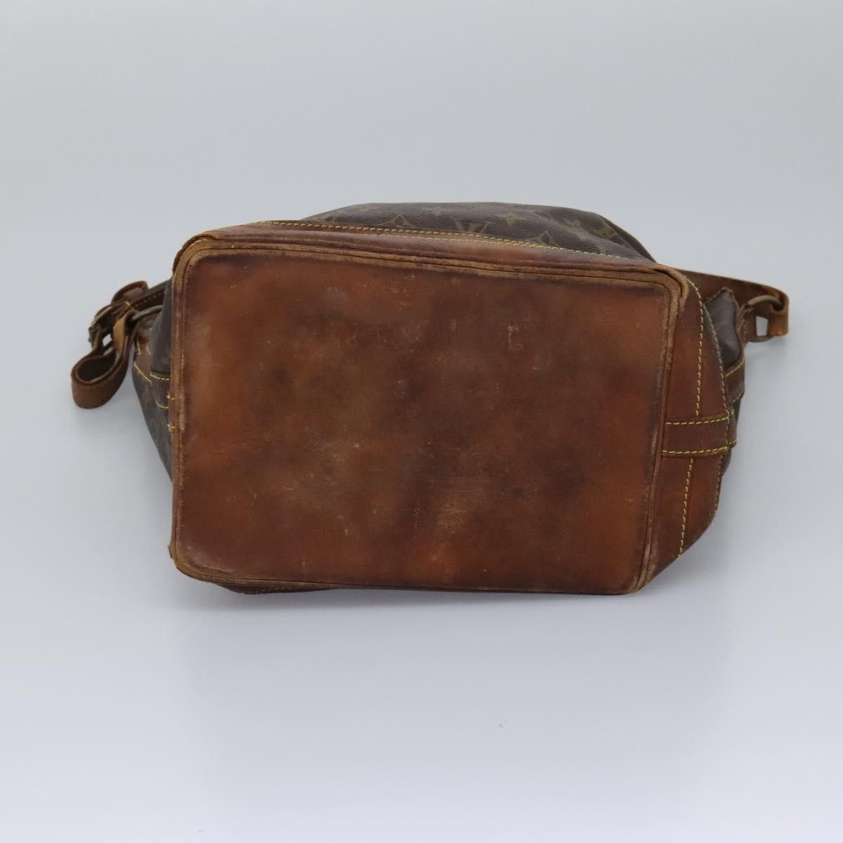 Louis Vuitton LOUIS VUITTON Monogram Noe Shoulder Bag M42224 Size ONE SIZE - 5 Thumbnail