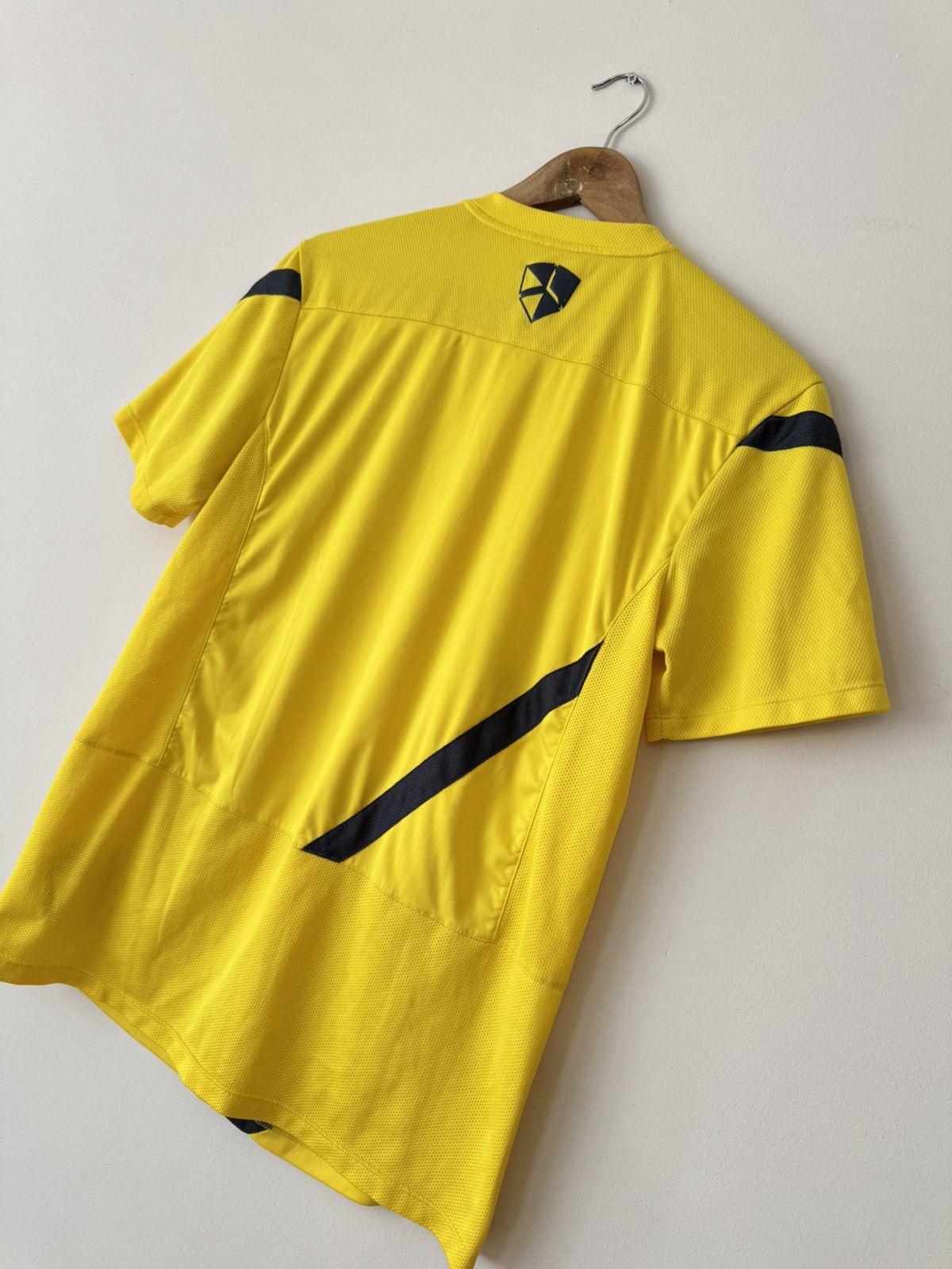 Nike Barcelona 2011-2012 Soccer Training Jersey Football Shirt Size US M / EU 48-50 / 2 - 9 Thumbnail