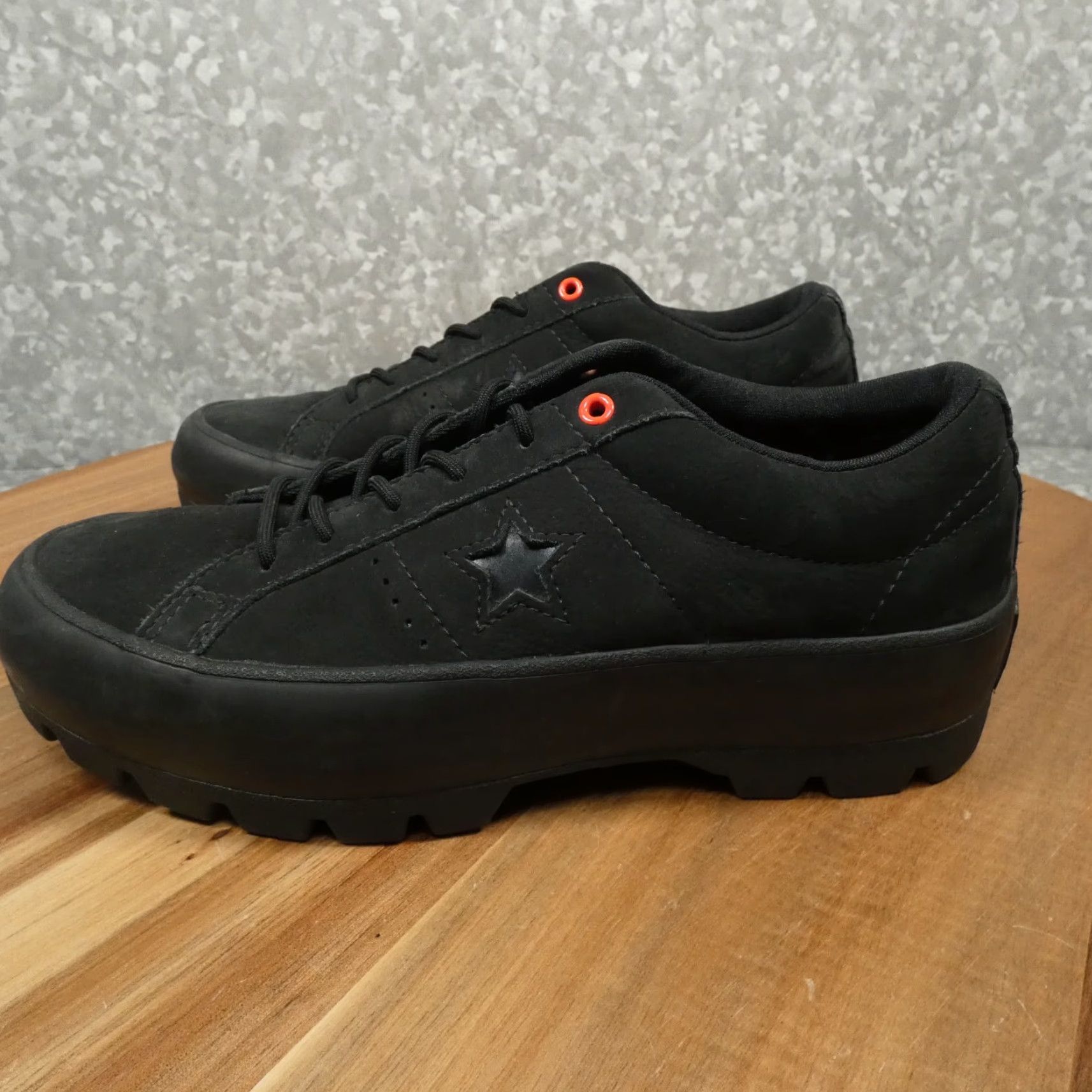 Converse Converse One Star Lugged Low Top Sneaker Womens 6 Black 565064C Size S / US 4 / IT 40 - 6 Thumbnail