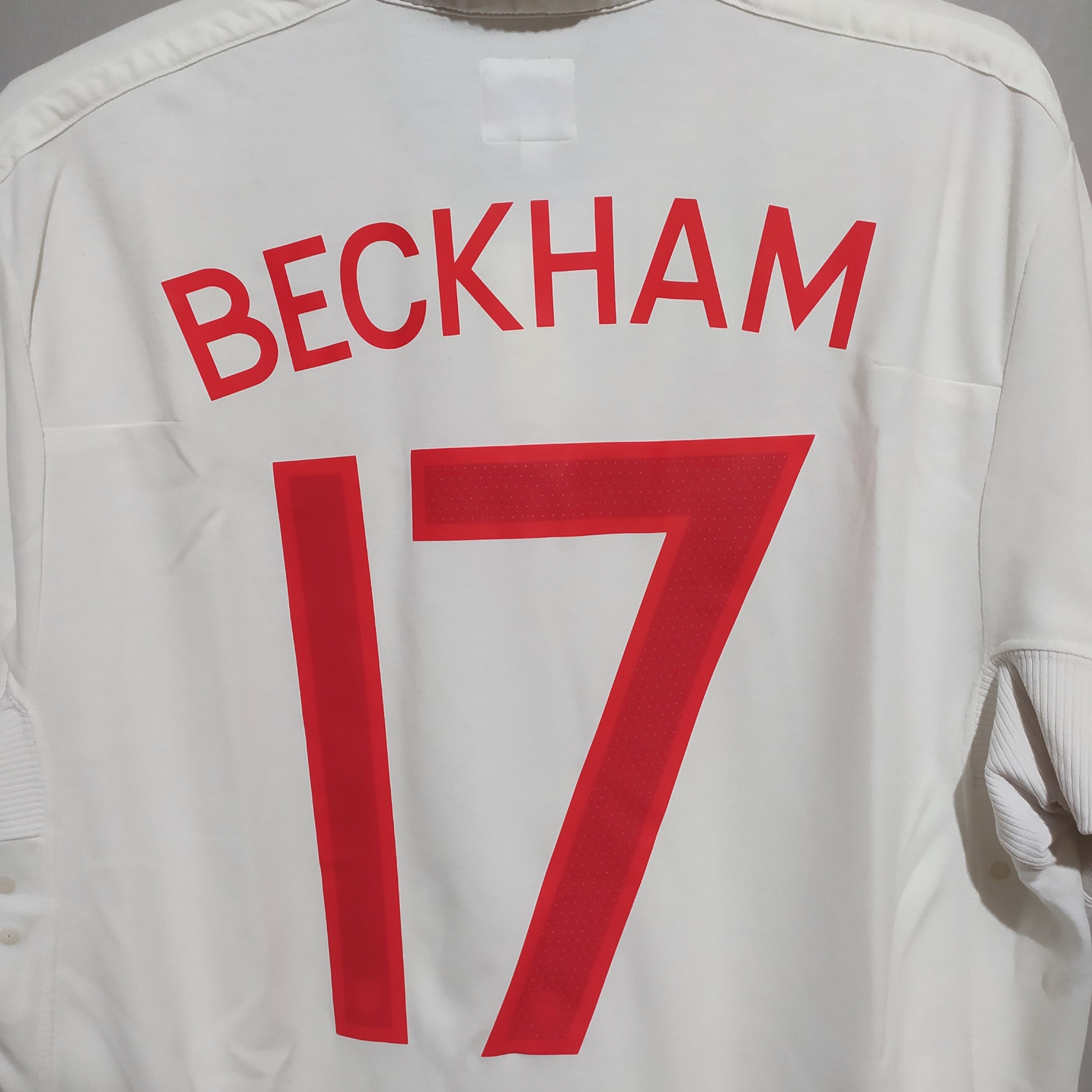Umbro Umbro x England 2009/10 Beckham #17 Home Soccer Jersey Size US L / EU 52-54 / 3 - 15 Thumbnail
