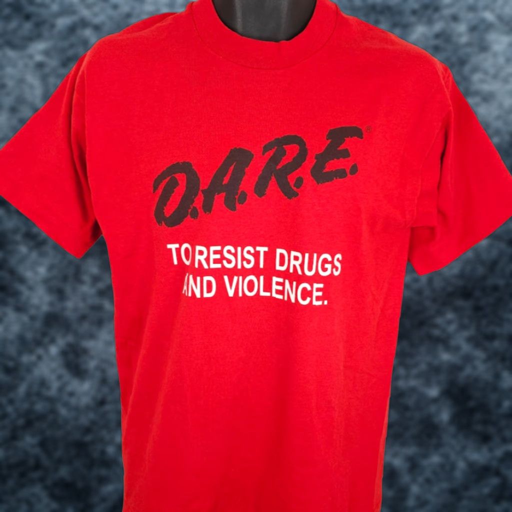 Fruit Of The Loom VINTAGE DARE T Shirt Mens Size Medium Red 90s Resist Drugs And Violence Size US M / EU 48-50 / 2 - 1 Thumbnail