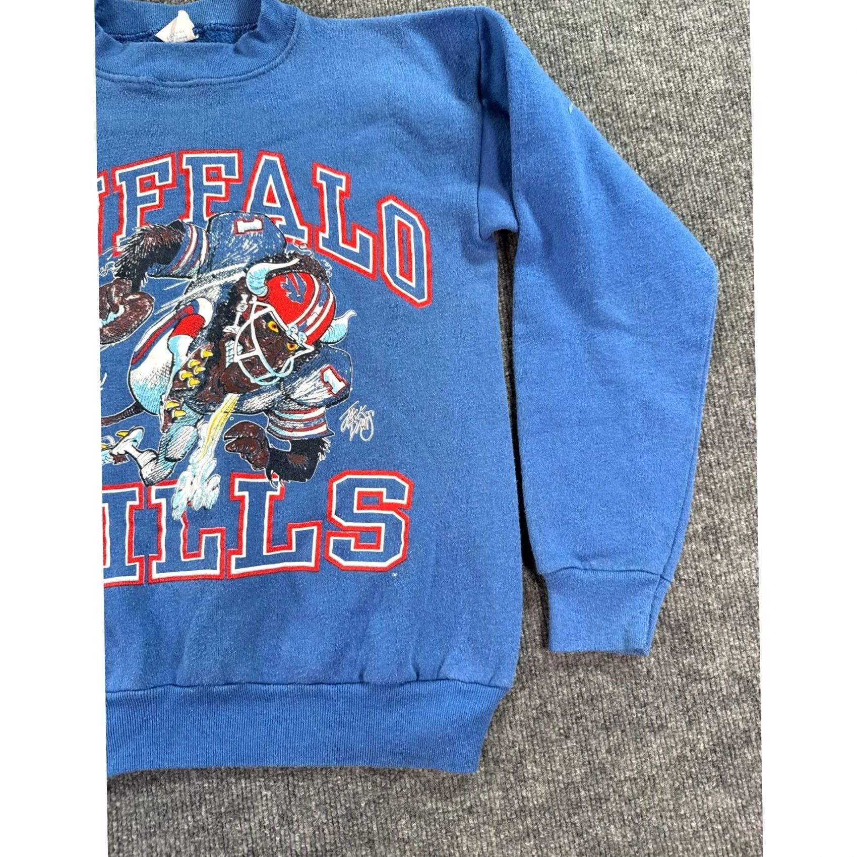 Vintage VINTAGE Buffalo Bills Sweatshirt Mens M Blue 1988 Jack Davis Graphic Logo Cotton Blend Crew Neck Pullover All Seasons NFL Licensed Regular Mens Size US M / EU 48-50 / 2 - 5 Thumbnail