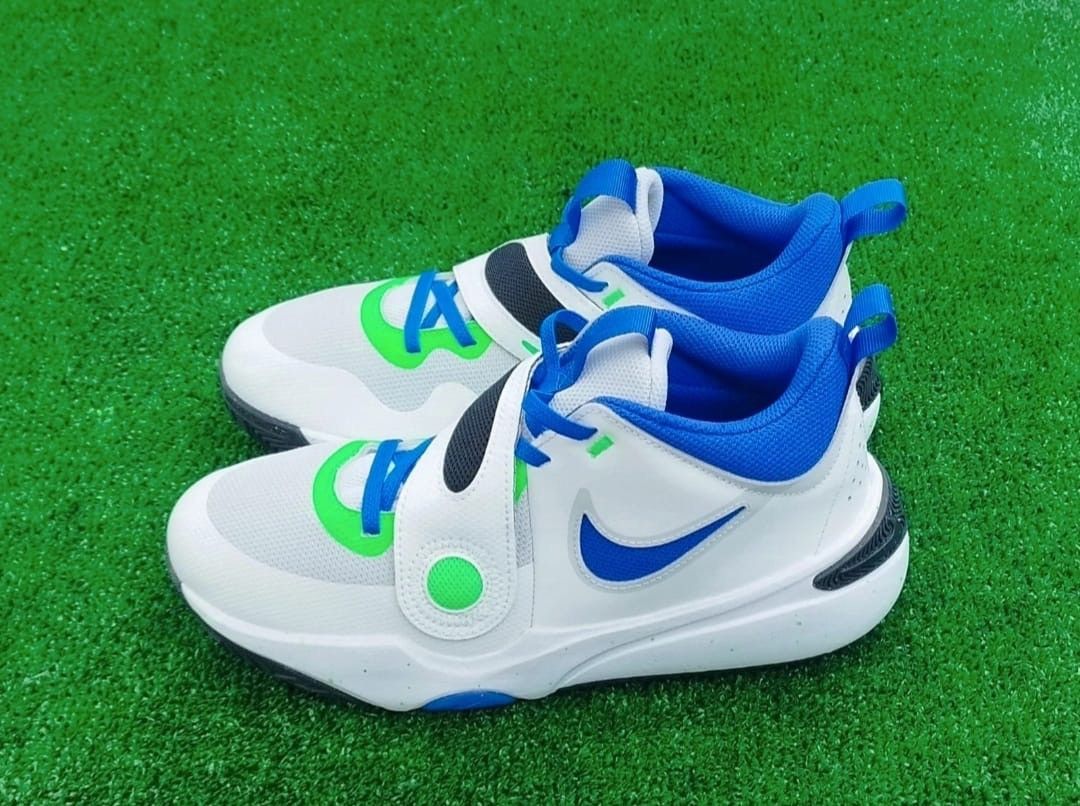 Nike Shoes Nike Team Hustle D11 Size US 6 / EU 39 - 3 Thumbnail