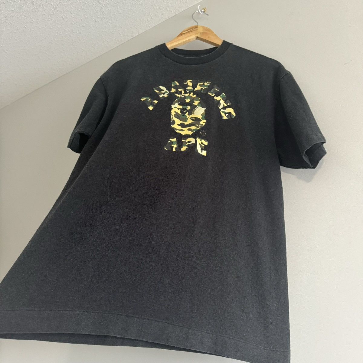 Bape × Kaws OG Bendy Color Camo College Logo Tee NYC Size US L / EU 52-54 / 3 - 8 Thumbnail