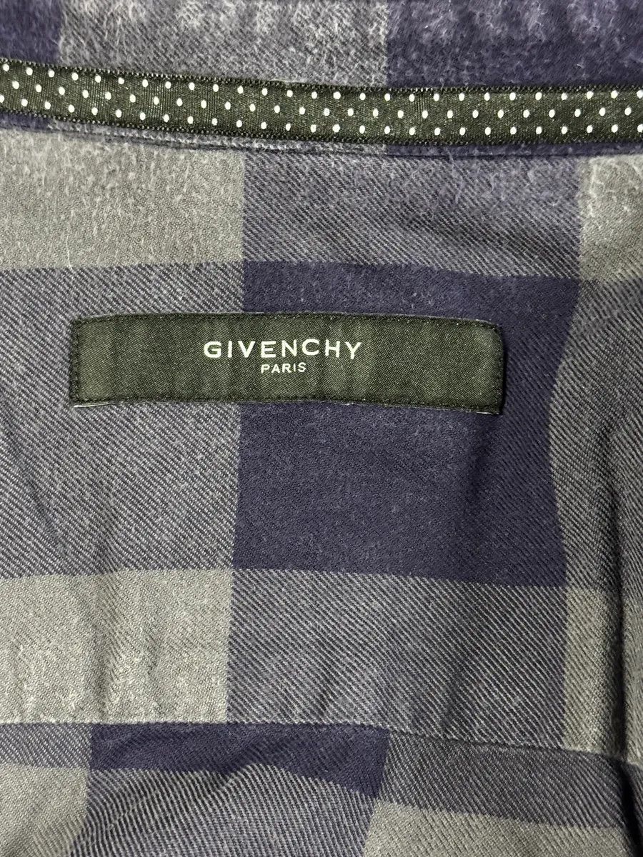 Givenchy Givenchy Grey & Navy Checkered Shirt Size US S / EU 44-46 / 1 - 9 Thumbnail