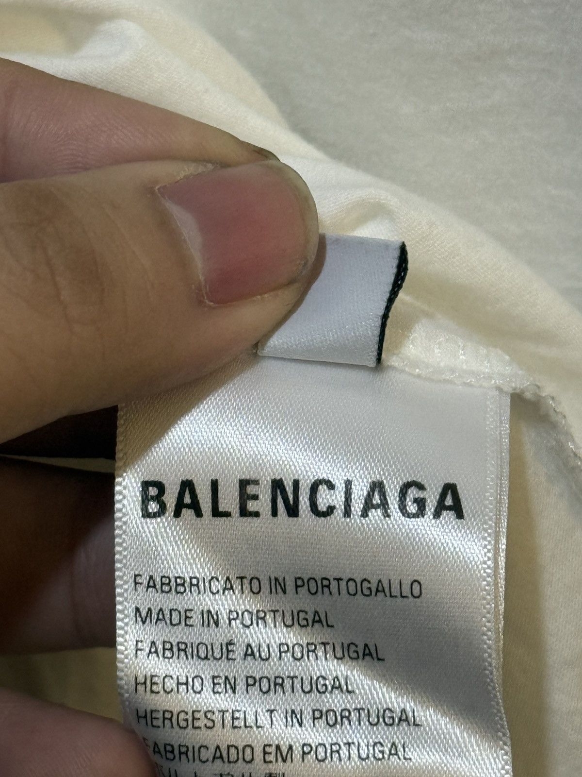Balenciaga Balenciaga Distressed Surfing Tee Size US L / EU 52-54 / 3 - 8 Thumbnail