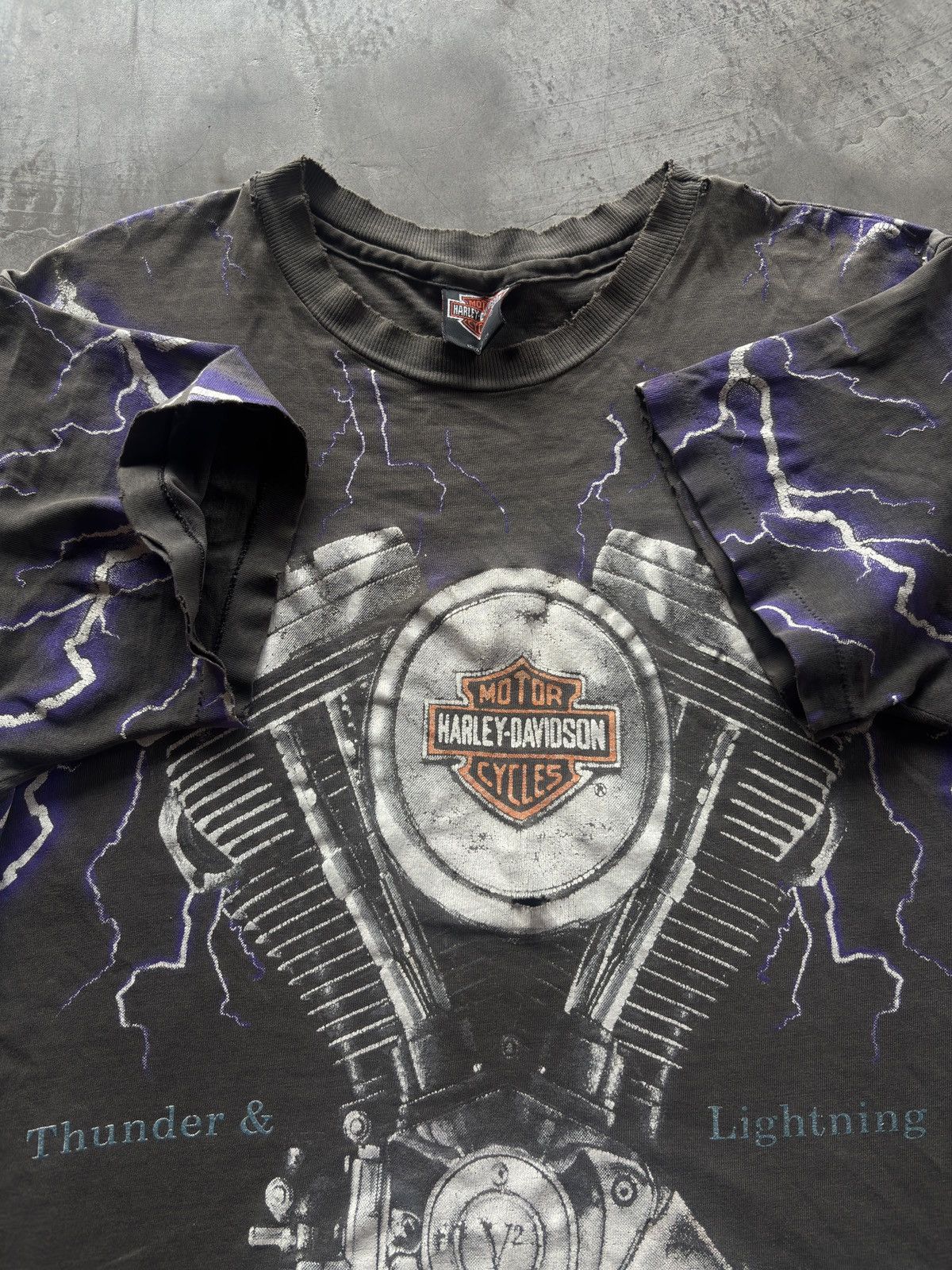 Harley Davidson Vintage 1990s Harley Davidson Thunder & Lightning Tshirt Size US L / EU 52-54 / 3 - 4 Thumbnail