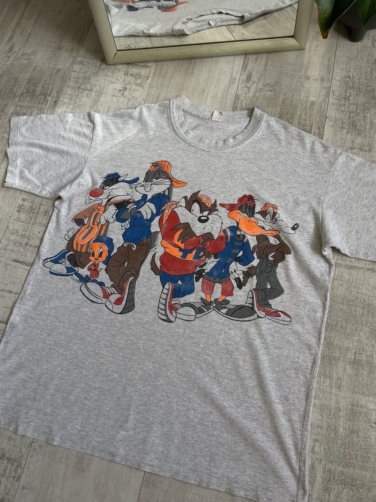 Vintage Vintage Looney Tunes 1990’s Full Team Grey T-Shirt RARE Size US L / EU 52-54 / 3 - 4 Thumbnail