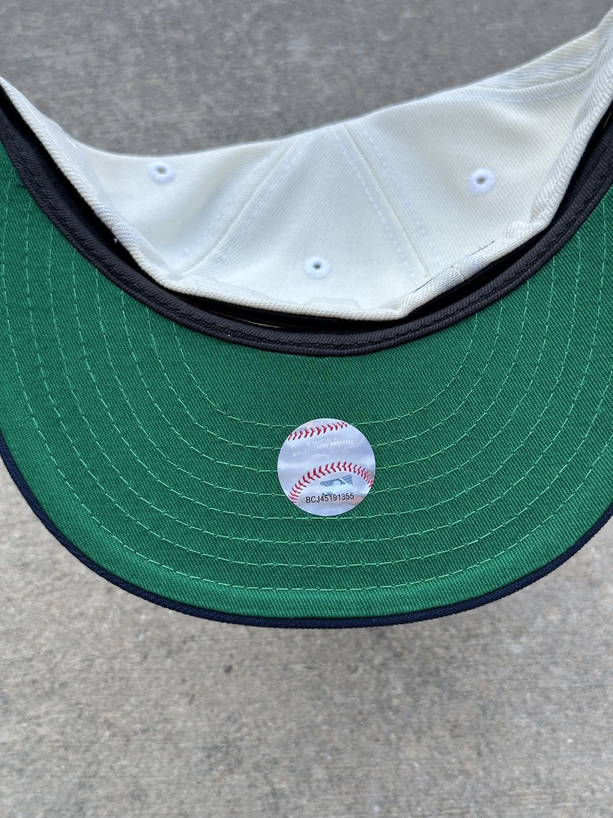 MLB × New Era New York Yankees Two Tone Fitted Hat 7 1/8 95 North NY Size ONE SIZE - 3 Thumbnail