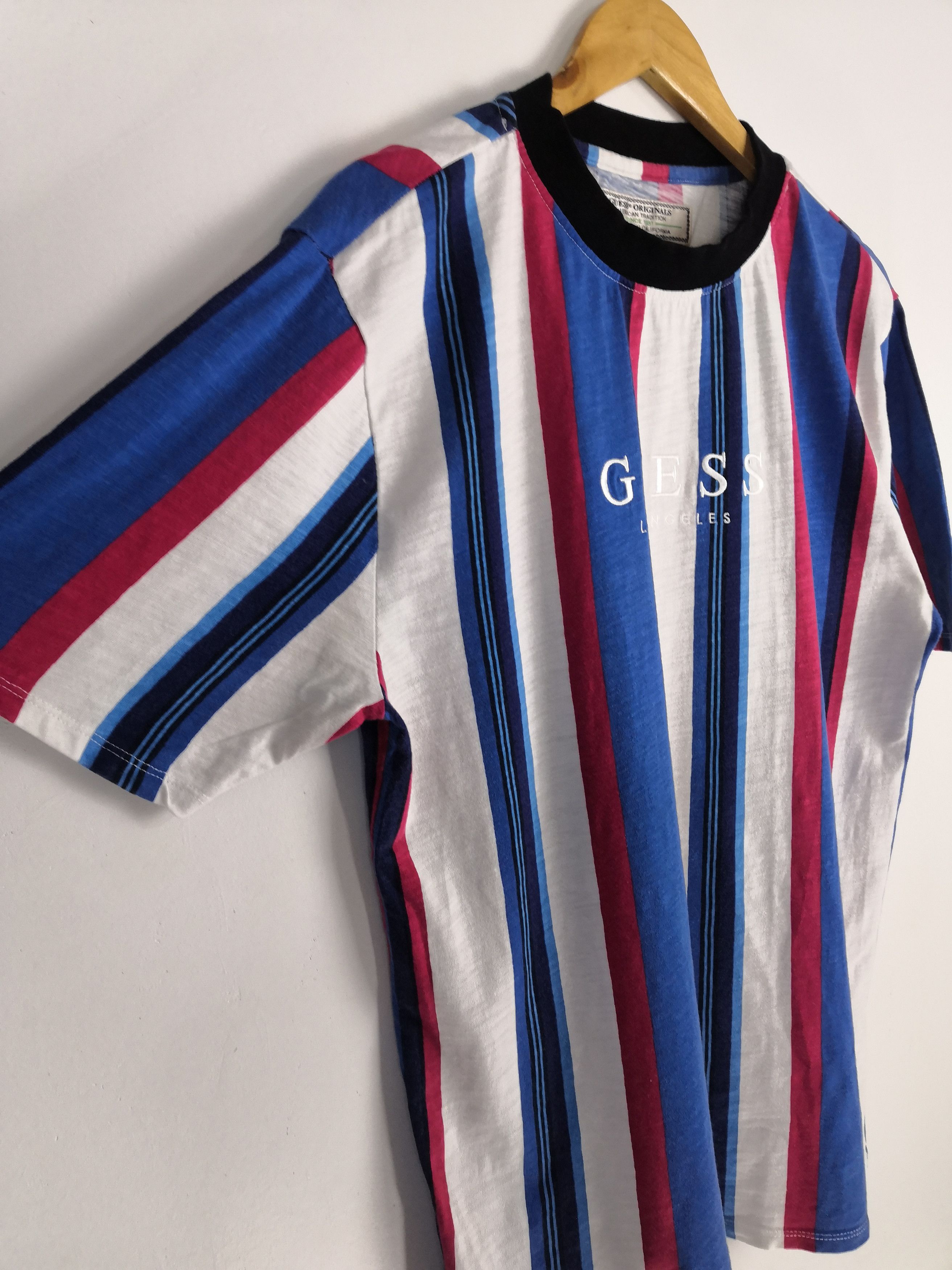 Guess Guess T-Shirt Big Logo Embroidery Stripe Guess Tee Size US L / EU 52-54 / 3 - 3 Thumbnail