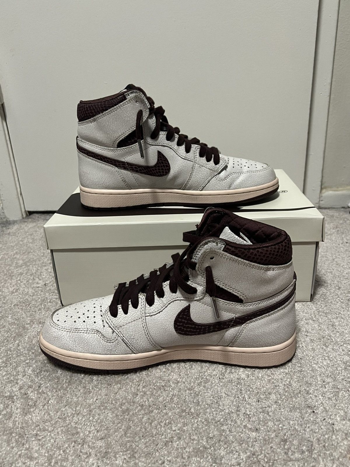 A Ma Maniere × Jordan Brand Jordan 1 A Ma Maniere Size US 9 / EU 42 - 2 Thumbnail