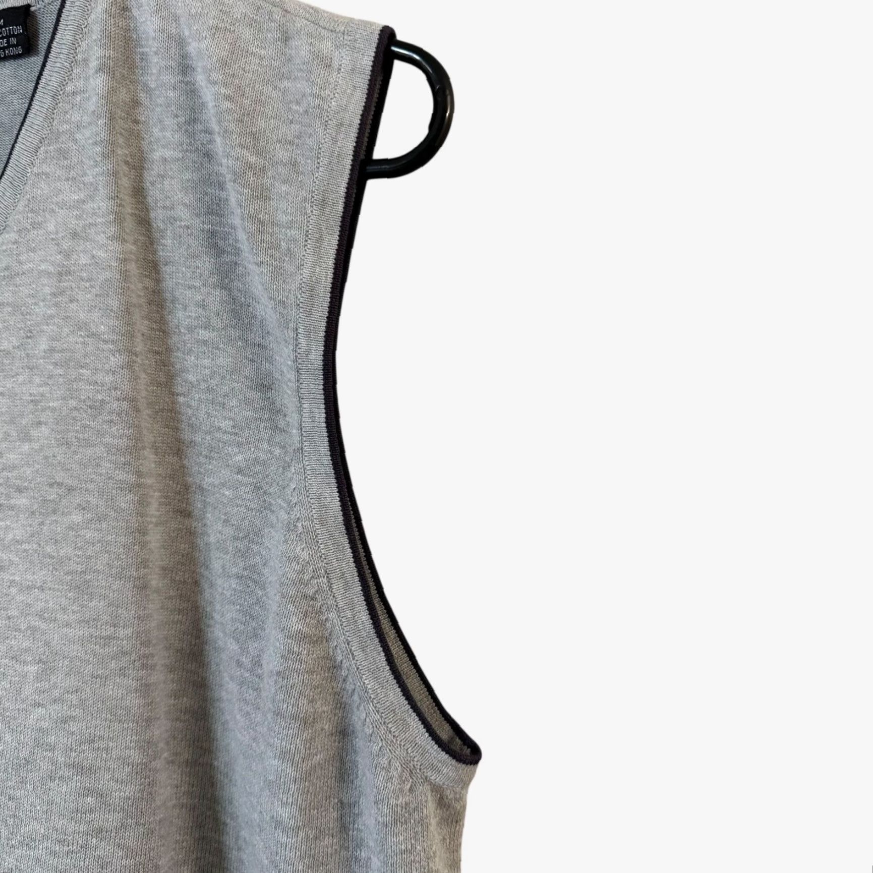Guess VINTAGE Guess V-Neck Sweater Vest Gray Men's M Fine Gauge Knit 100% Cotton Vest Size US M / EU 48-50 / 2 - 7 Thumbnail