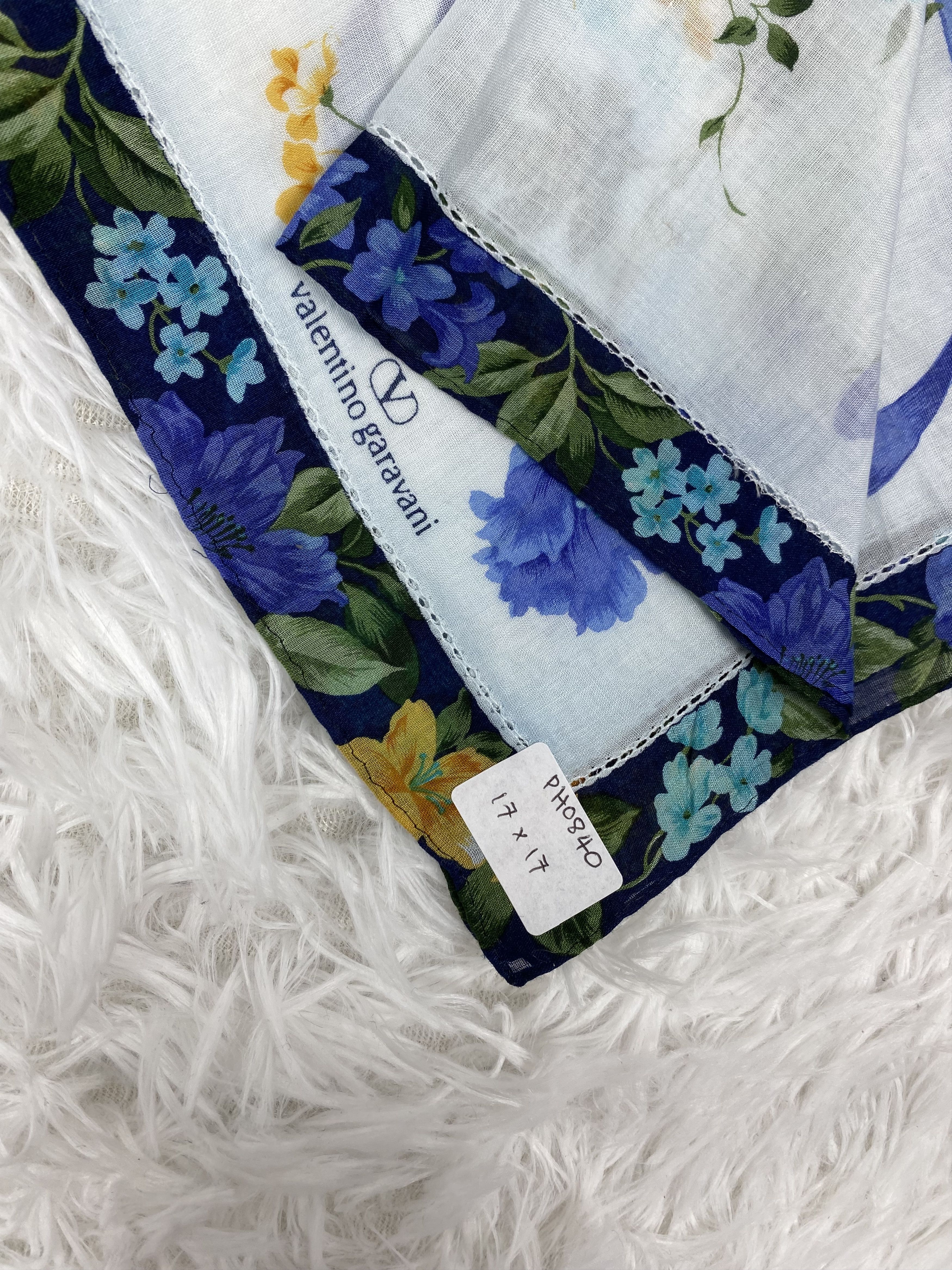 Valentino × Vintage Vintage Valentino Garavani Handkerchief Neckerchief PH0840 Size ONE SIZE - 2 Thumbnail