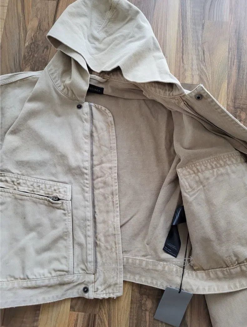 Balenciaga Balenciaga Distressed denim work jacket Size US S / EU 44-46 / 1 - 2 Thumbnail