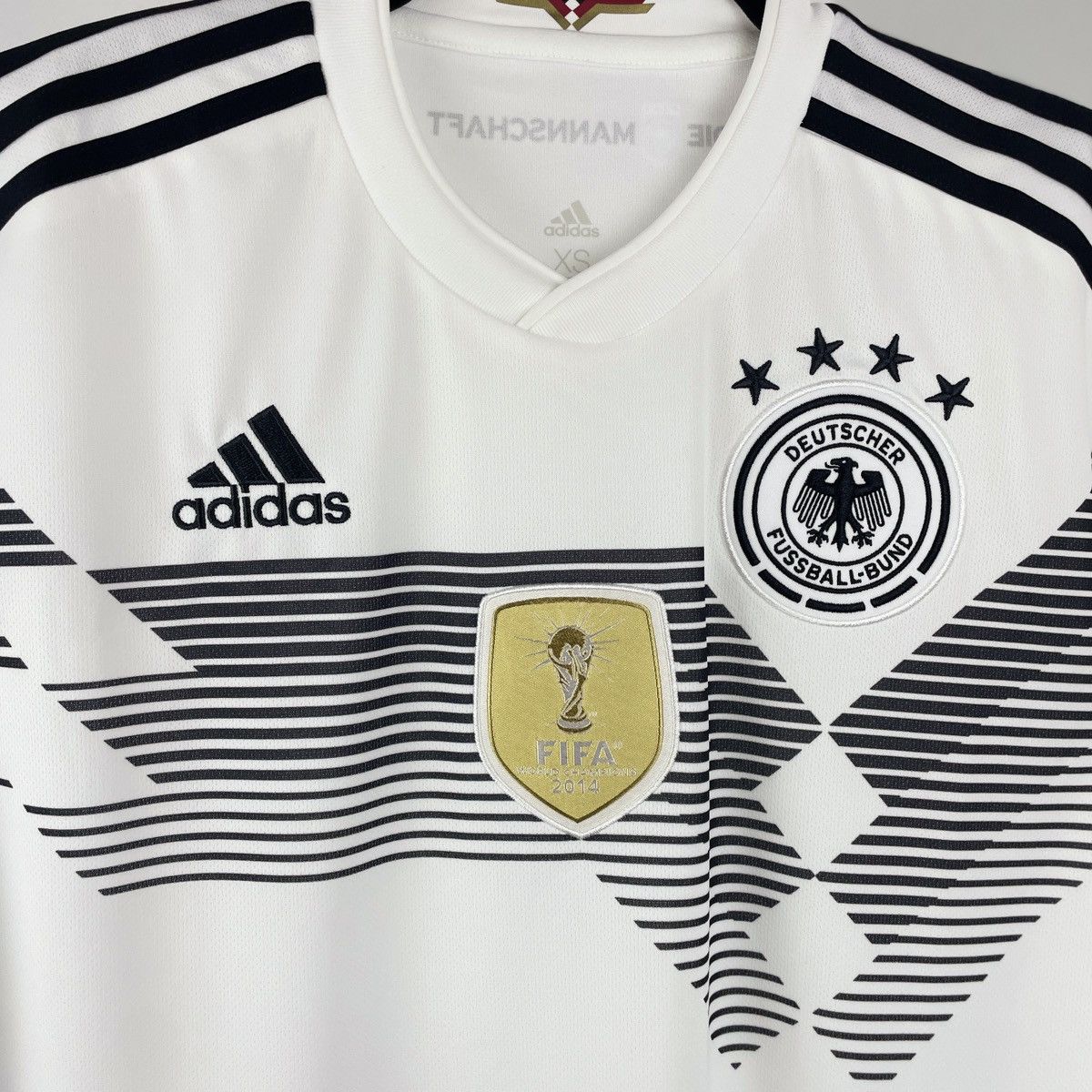 Adidas Germany Adidas Genuine Home Jersey Shirt 2018/2019 size XS Size US XS / EU 42 / 0 - 2 Thumbnail