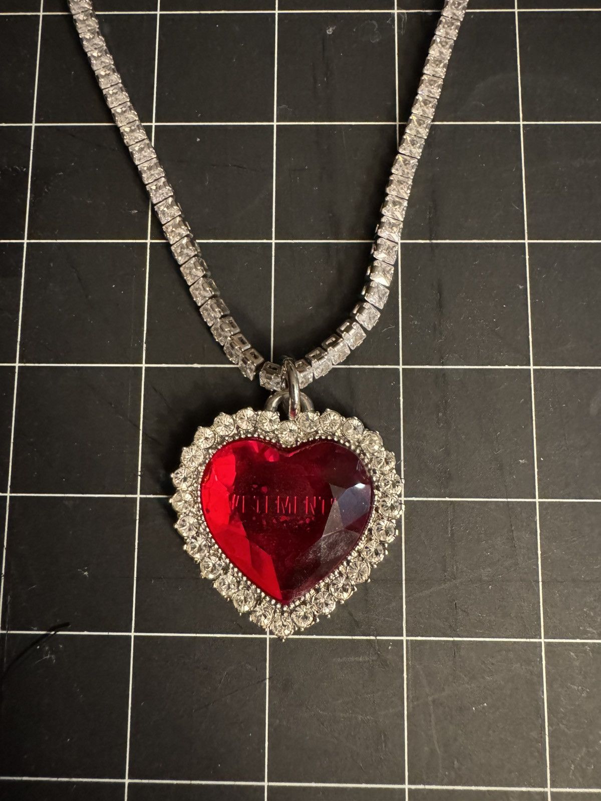 Vetements Vetements Crystal Heart Necklace in Red Size ONE SIZE - 2 Thumbnail